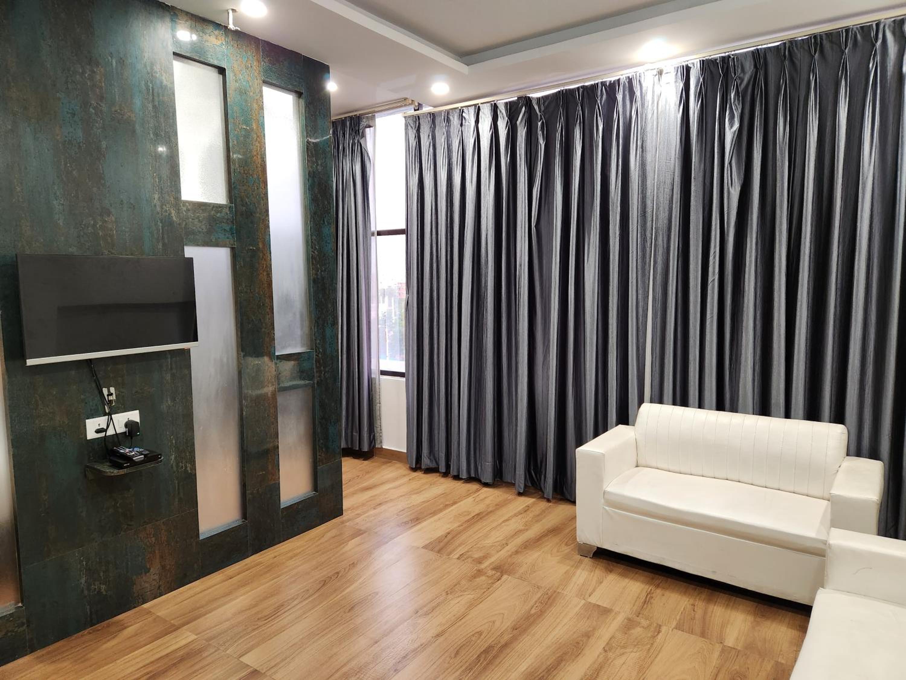 Double Room - Photo 15