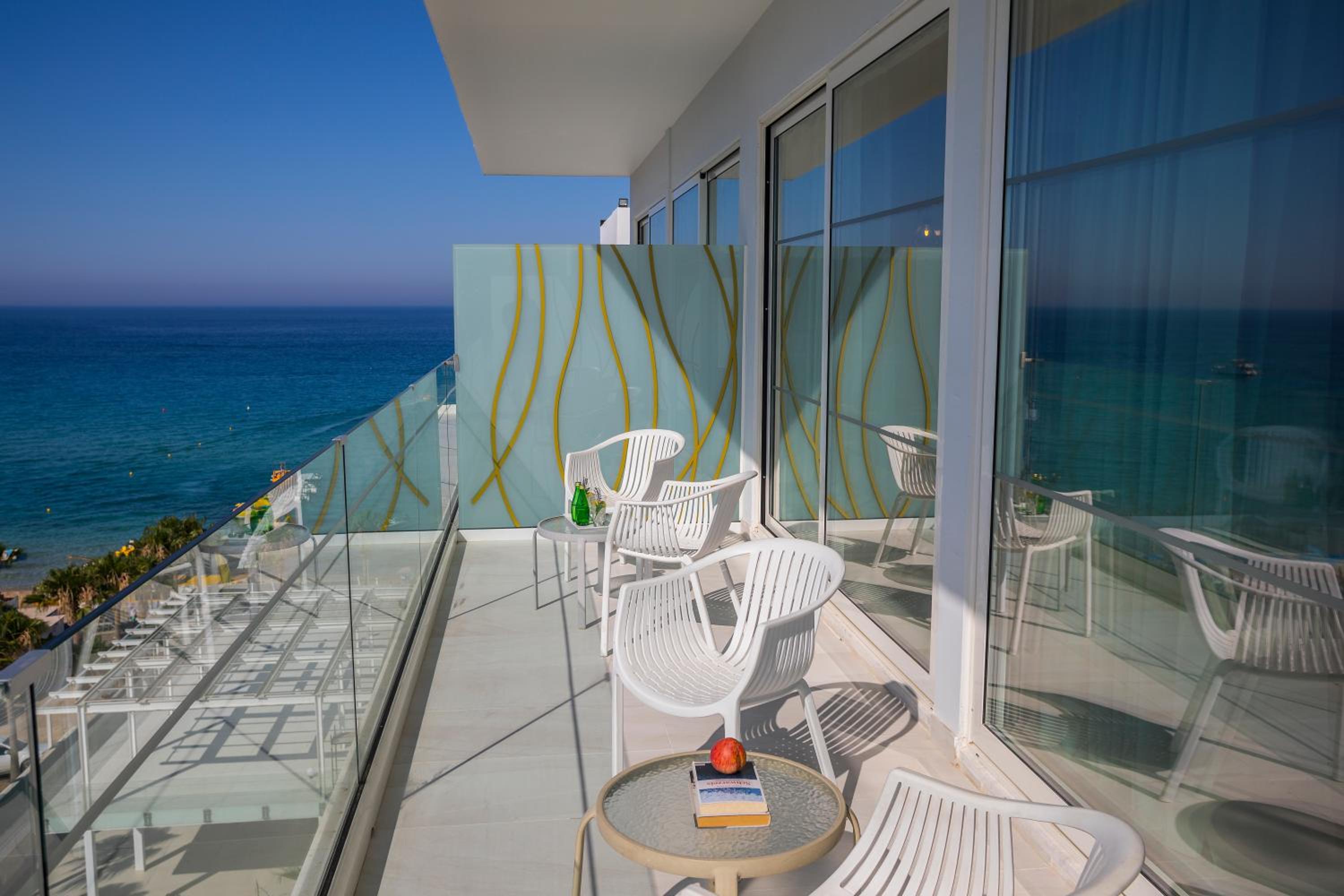 Family Suite with Sea View photo 1