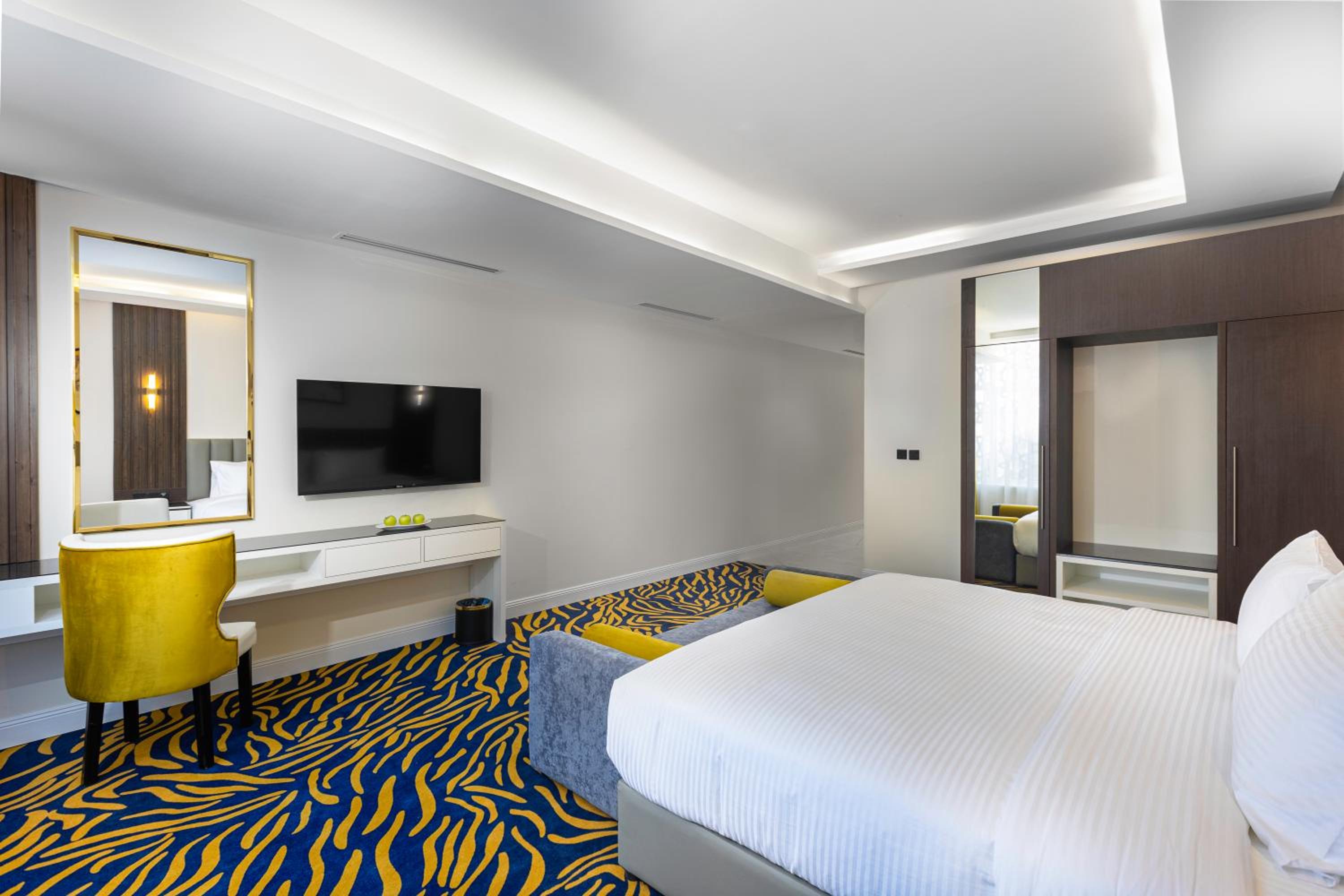 Superior King Room - Photo 6
