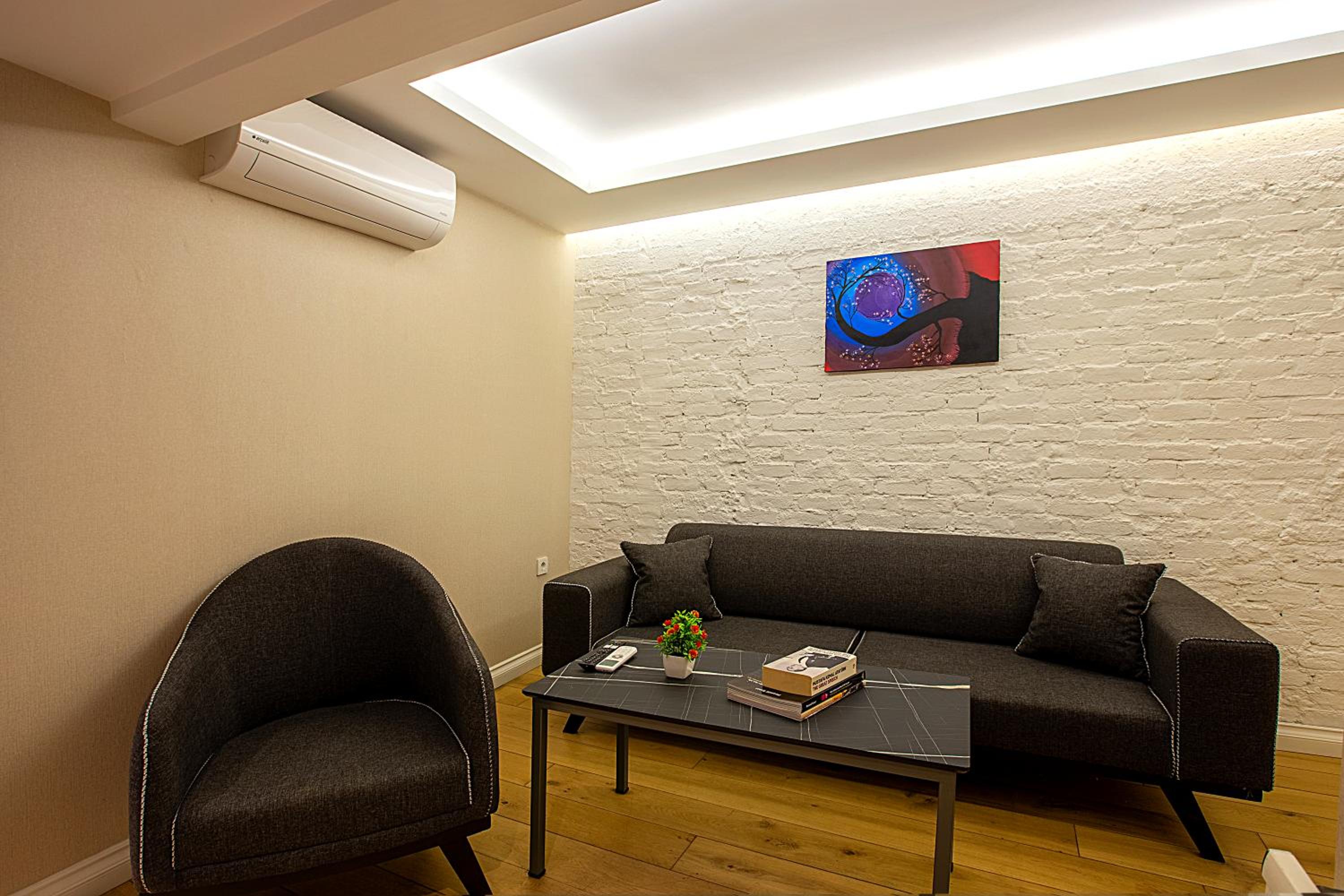 Deluxe Suite photo 1