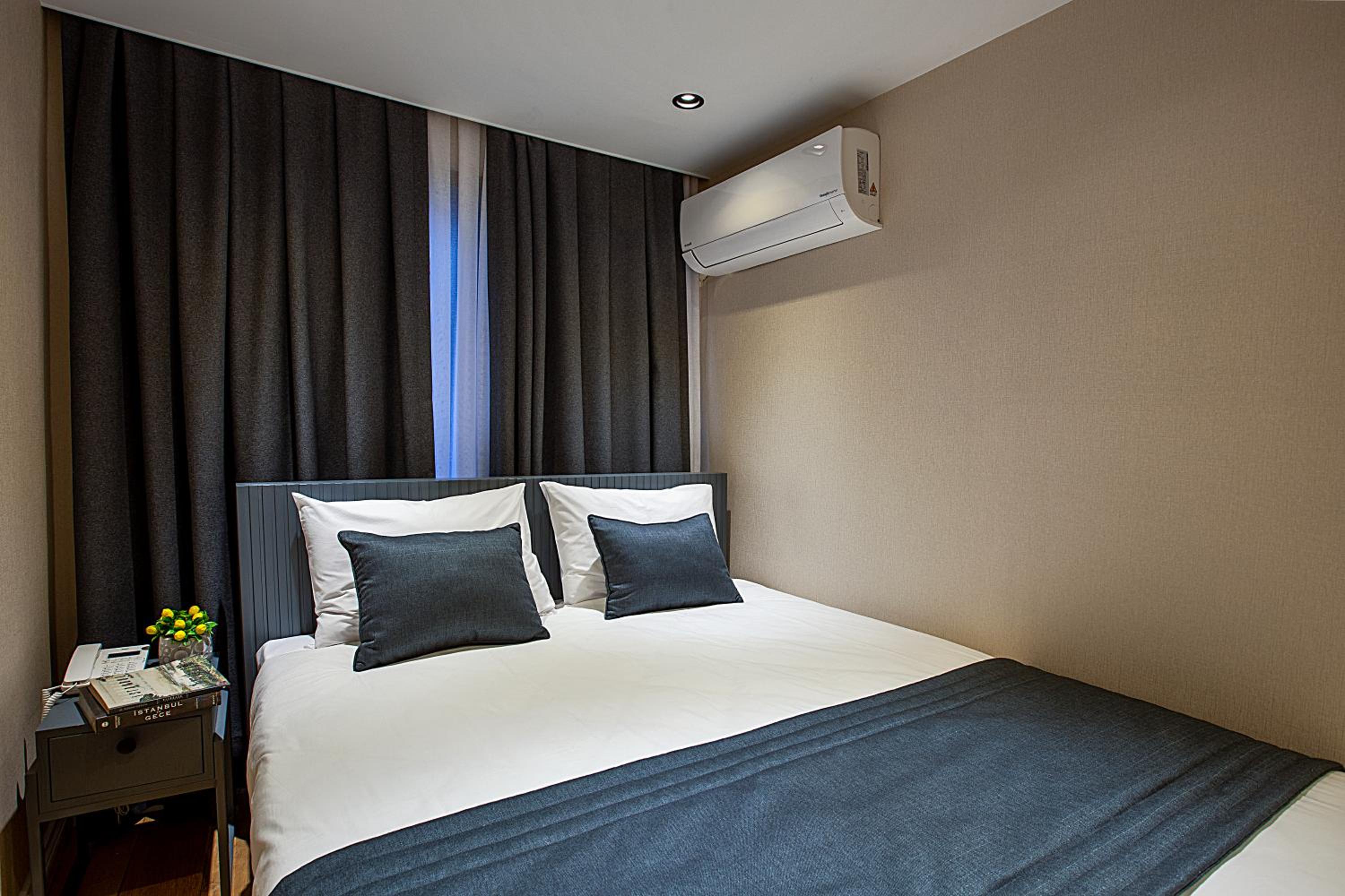 Deluxe Suite photo 3