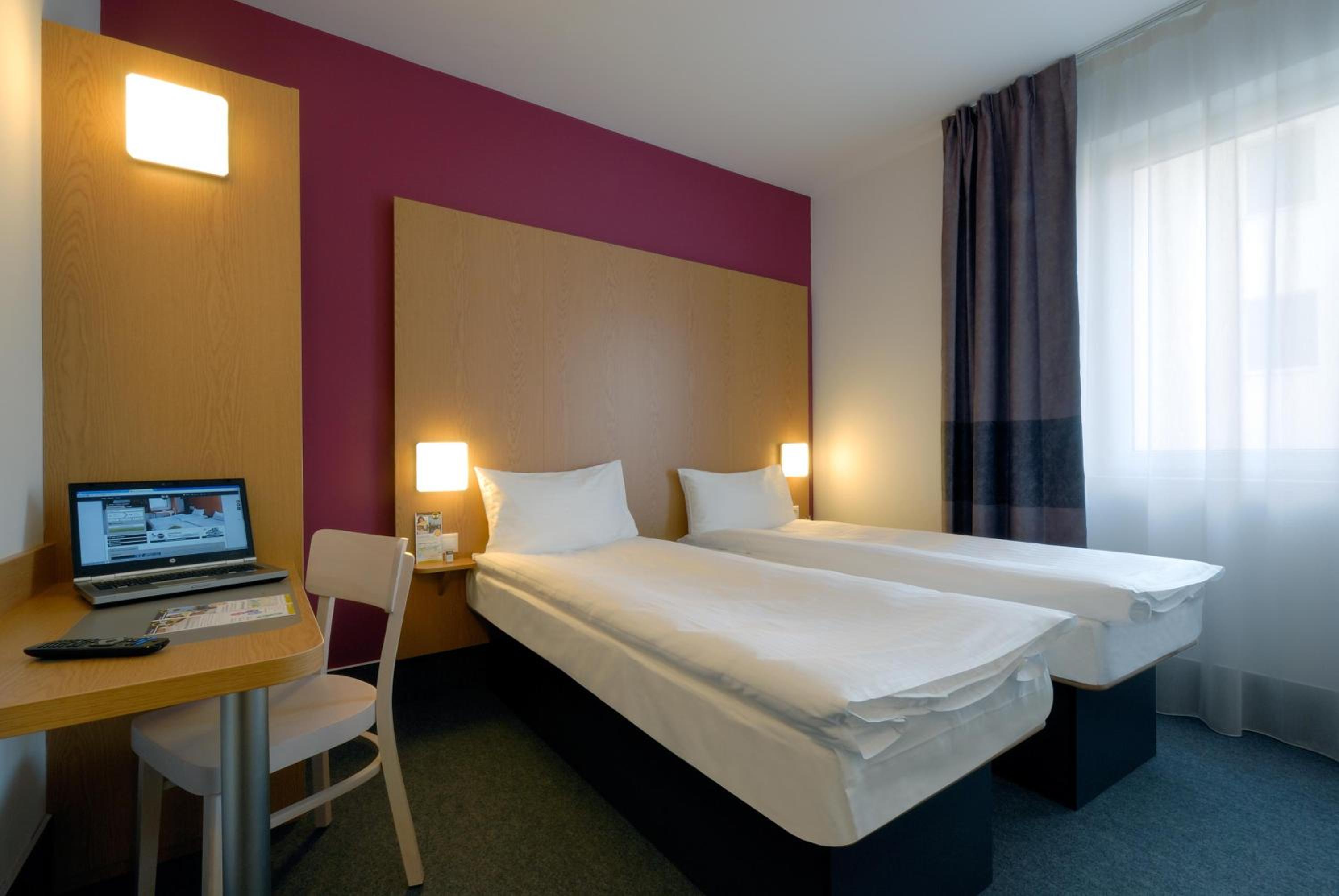Twin Room - Non-Smoking