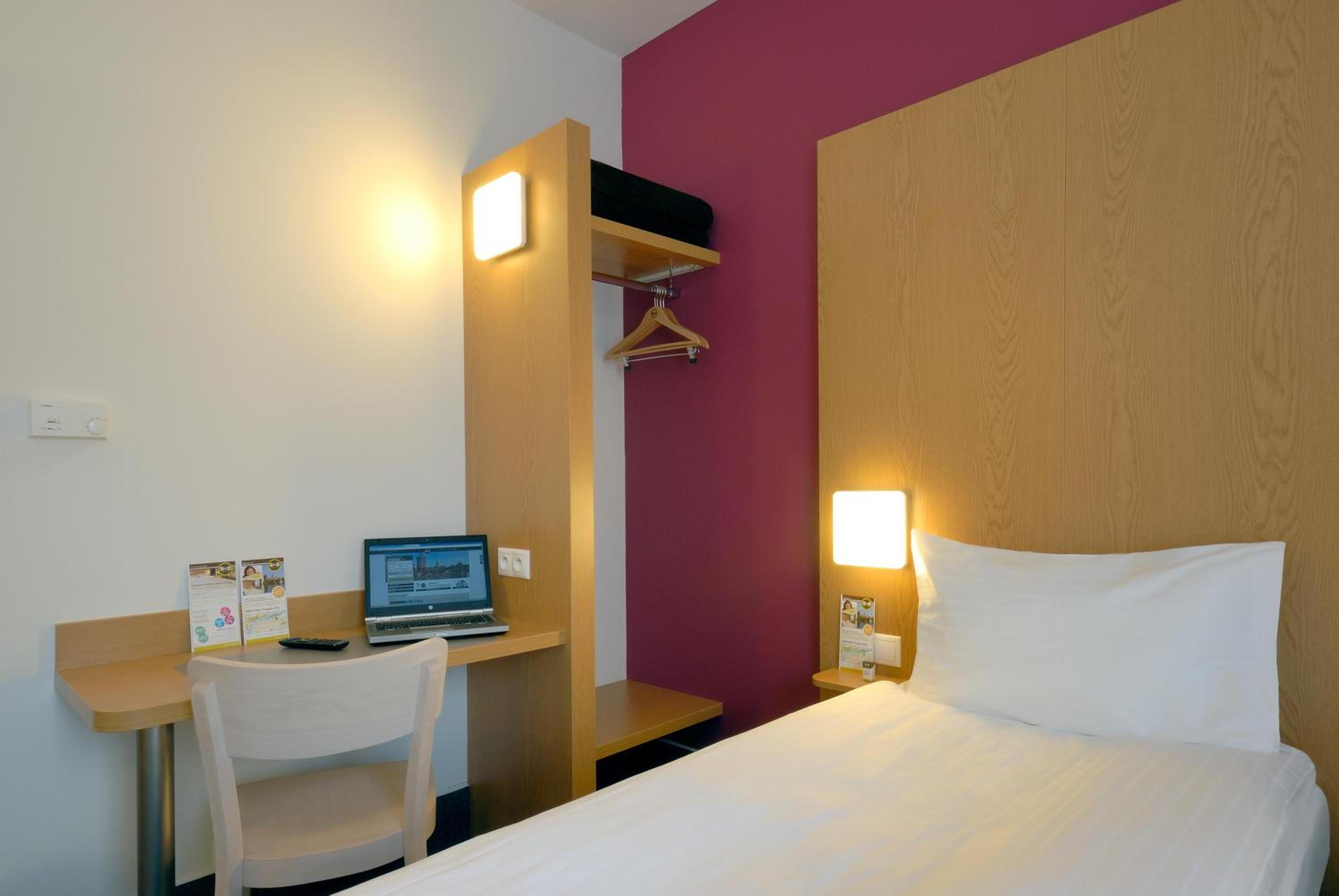 Twin Room - Non-Smoking