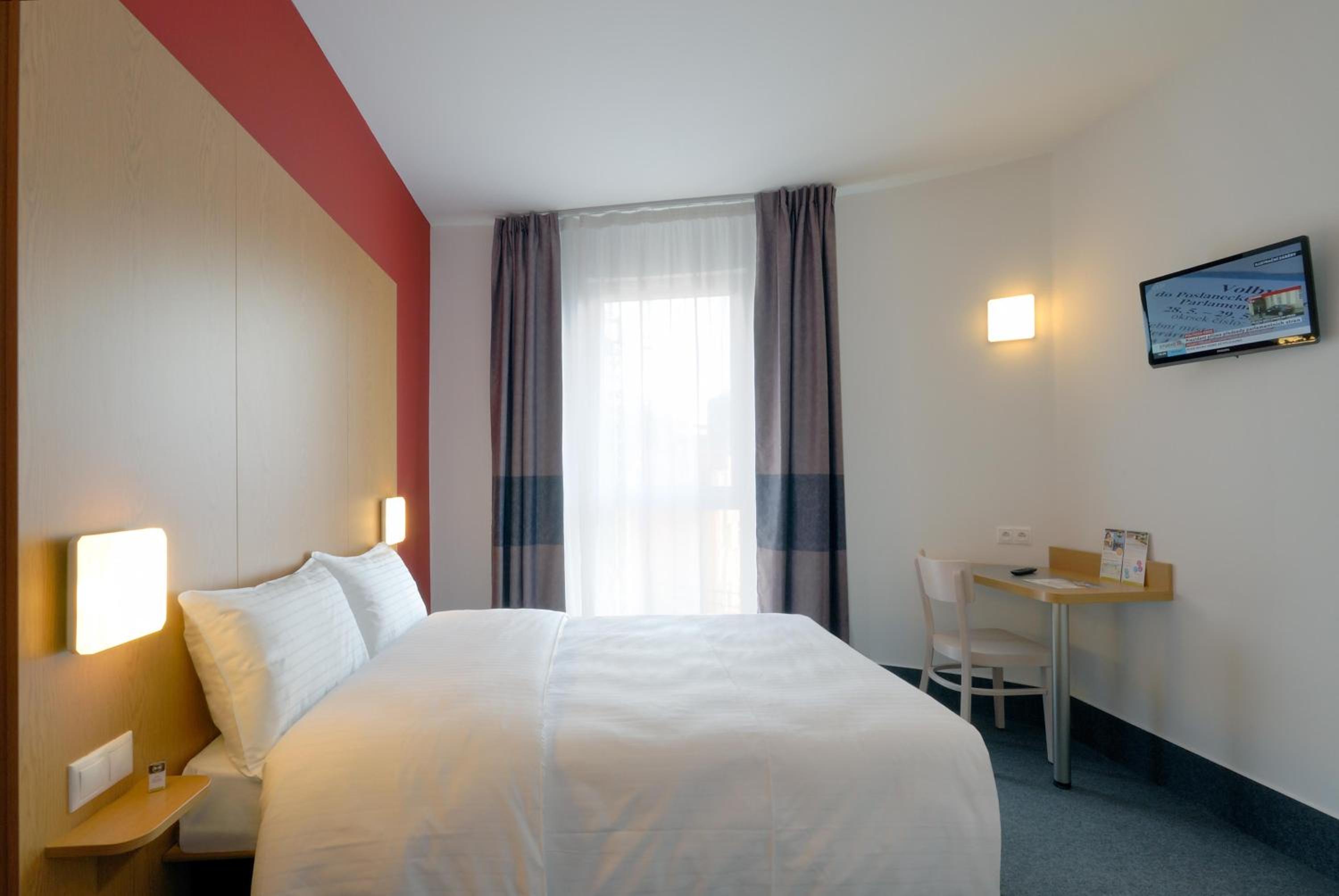 Double Room - Non-Smoking