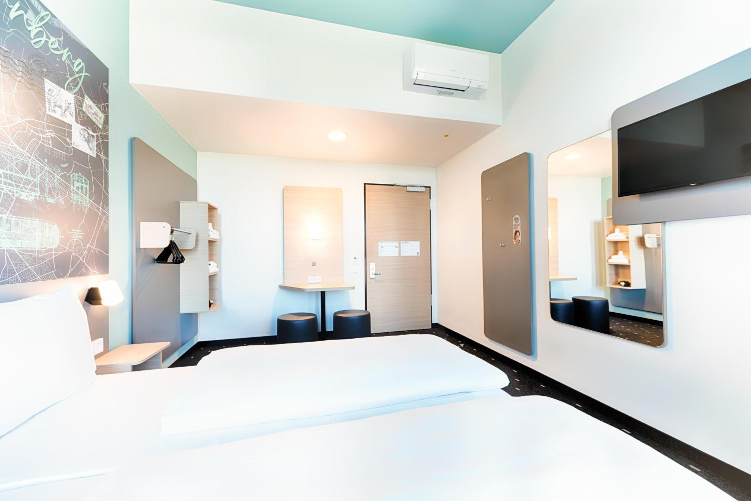 Double Room - Photo 6