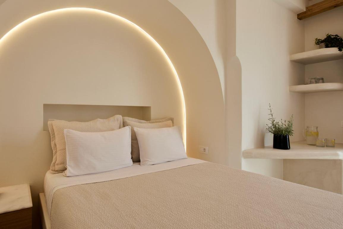 Standard Suite with Pool View - Photo 5