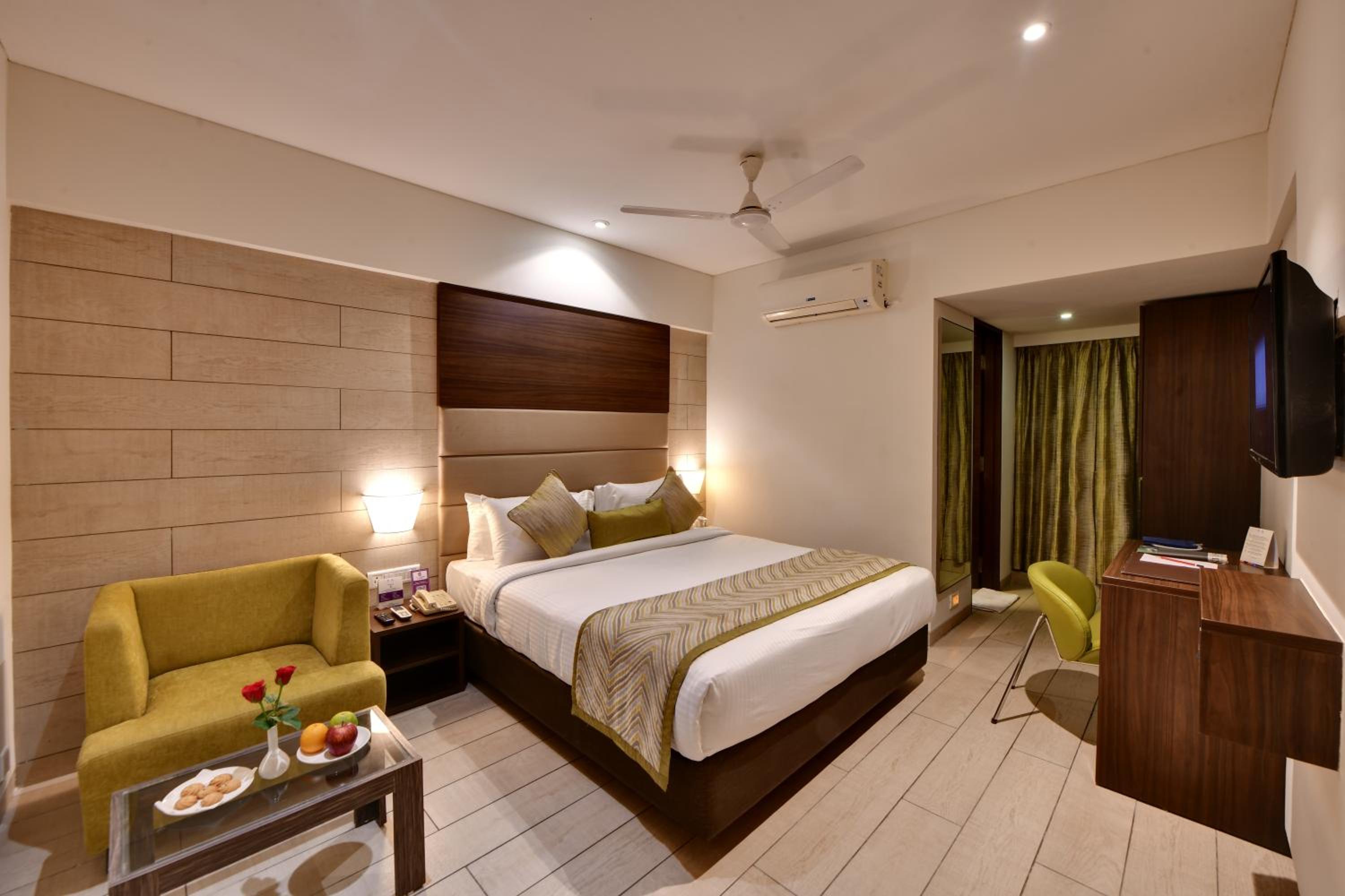 Superior King Room photo 2
