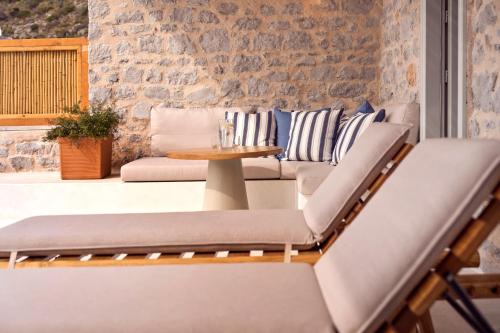 Beachfront Suite with Private Pool - Photo 3