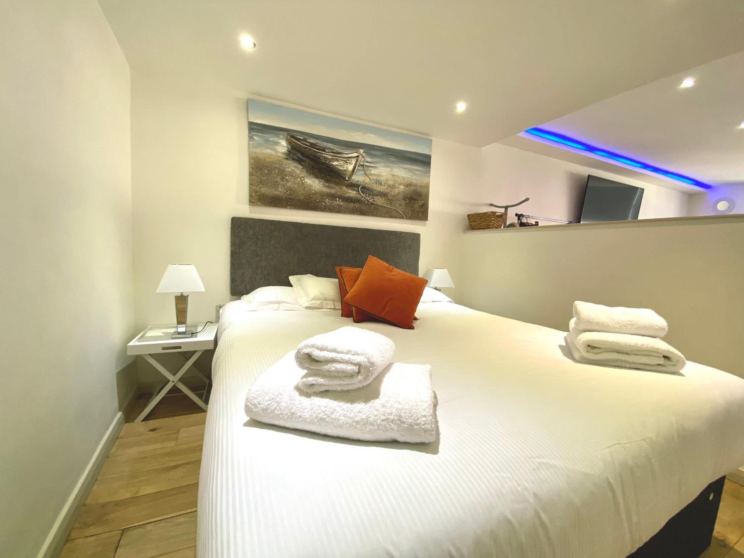 Studio Apartment - Photo 8