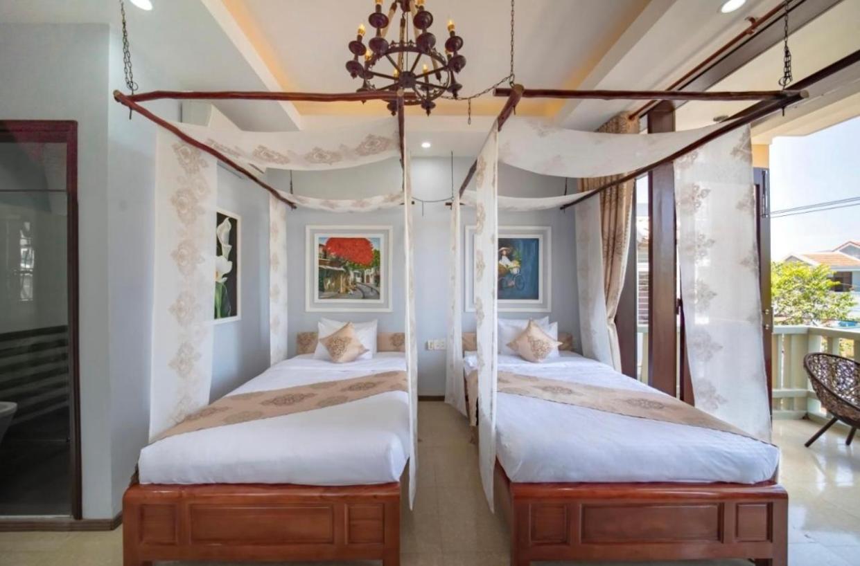 Villa with Private Pool - Photo 26