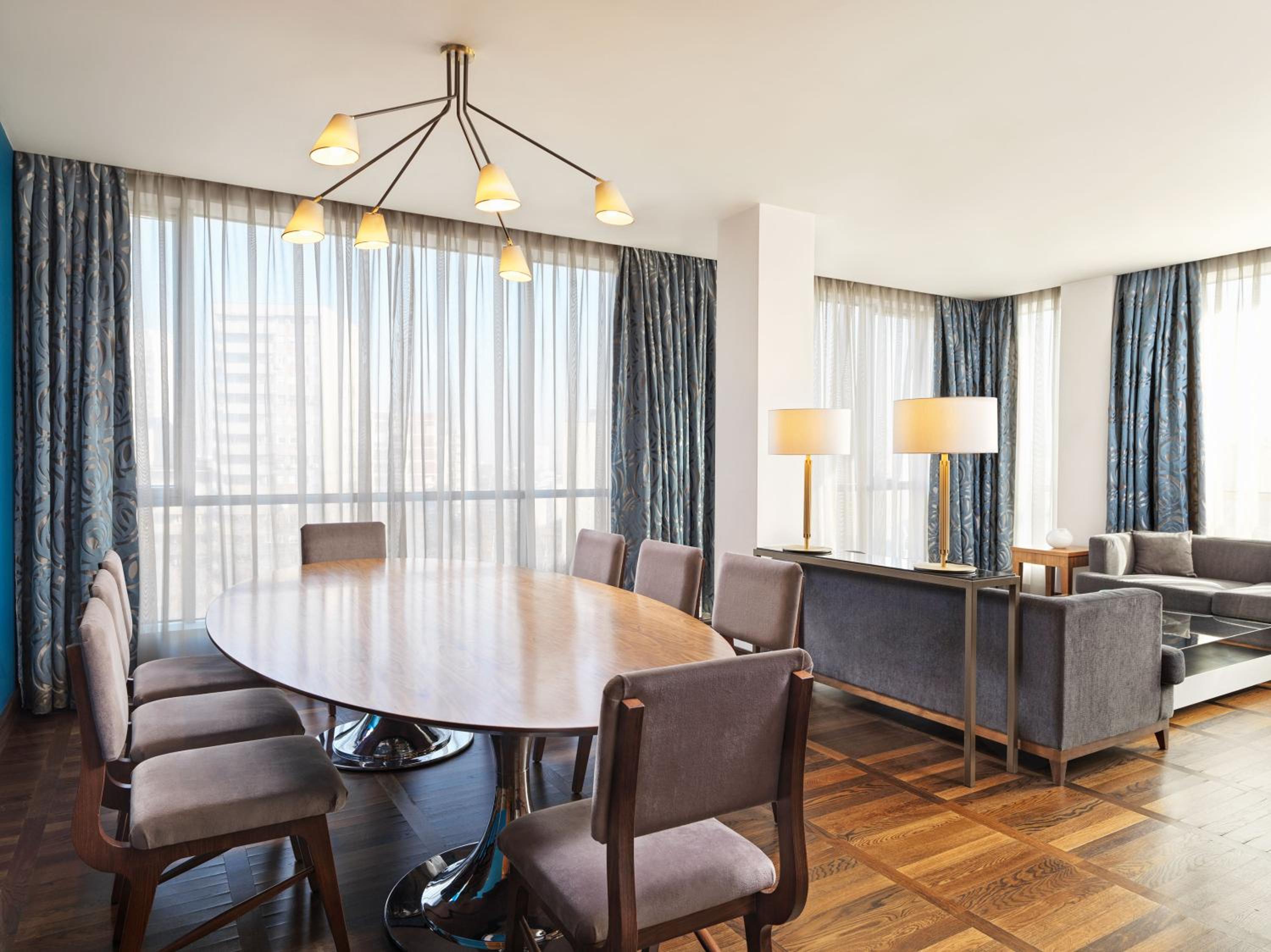 Park Suite - Photo 2