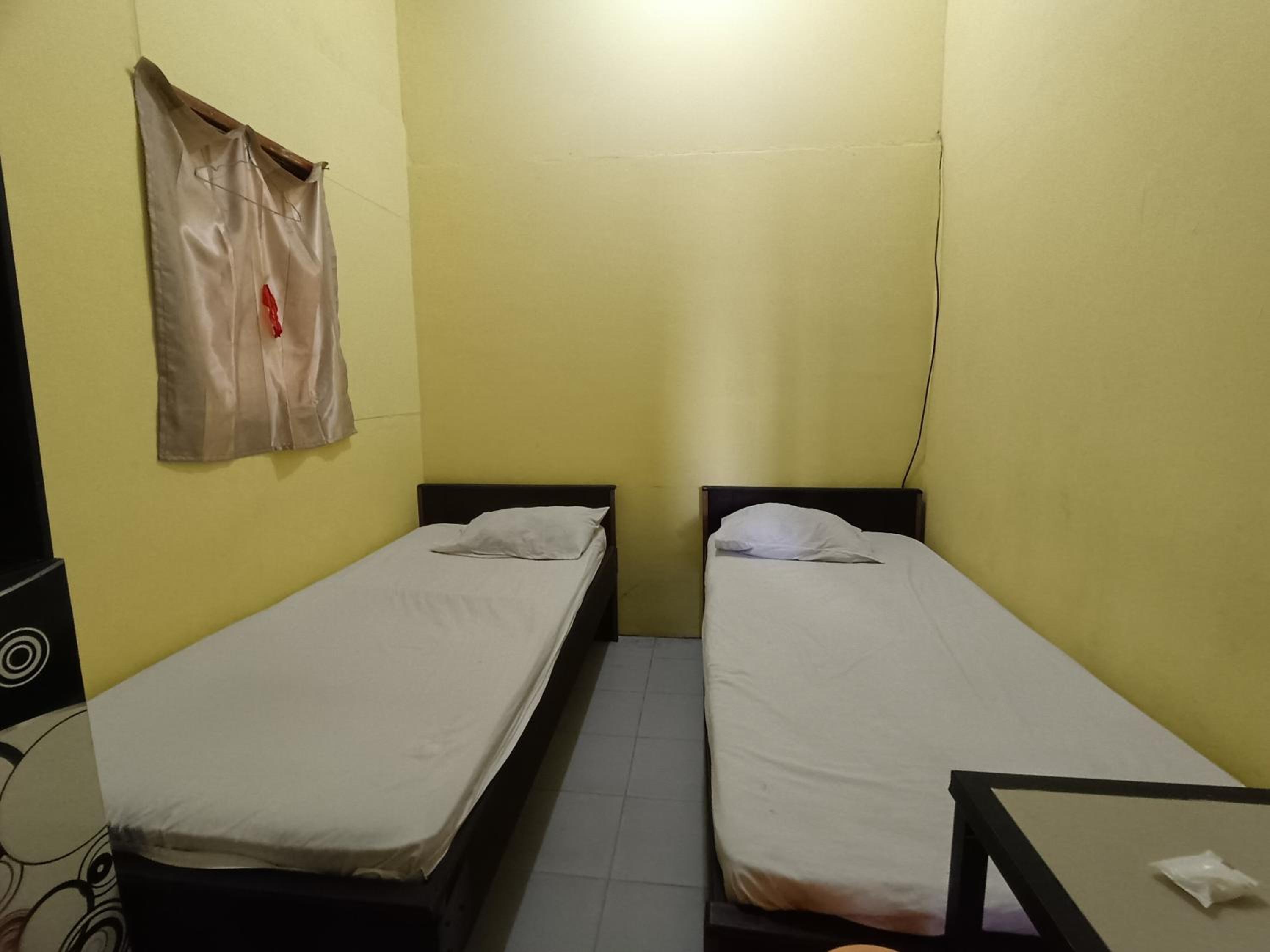 Standard Twin Room - Photo 1