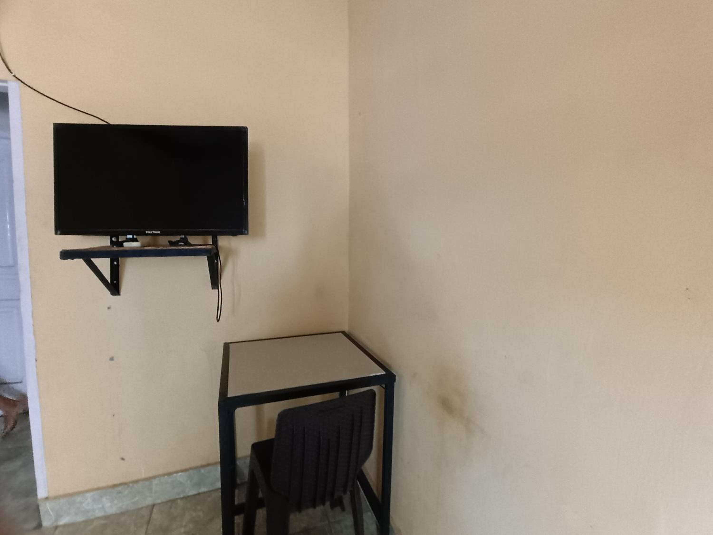 Standard Twin Room - Photo 7
