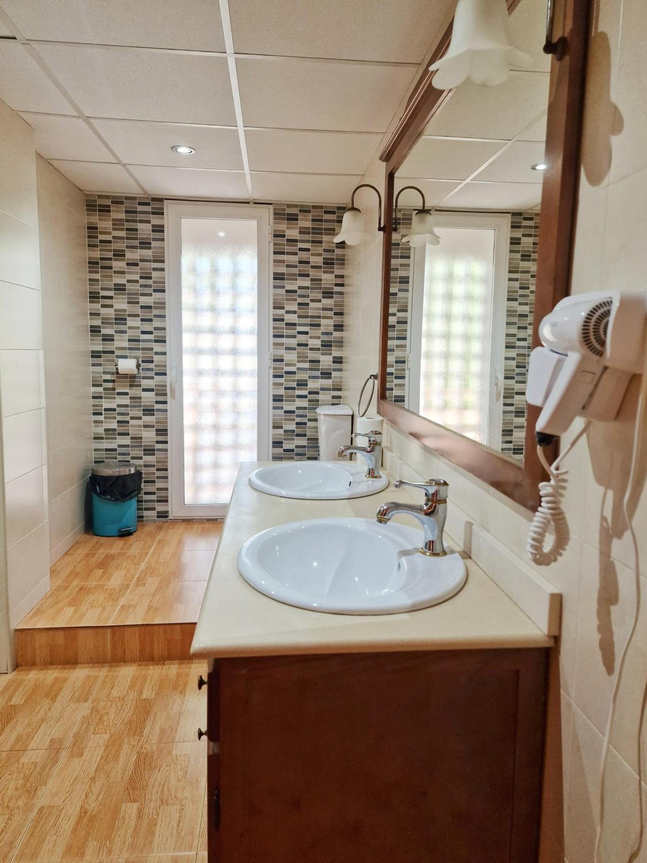 Double Room with Private External Bathroom photo 2