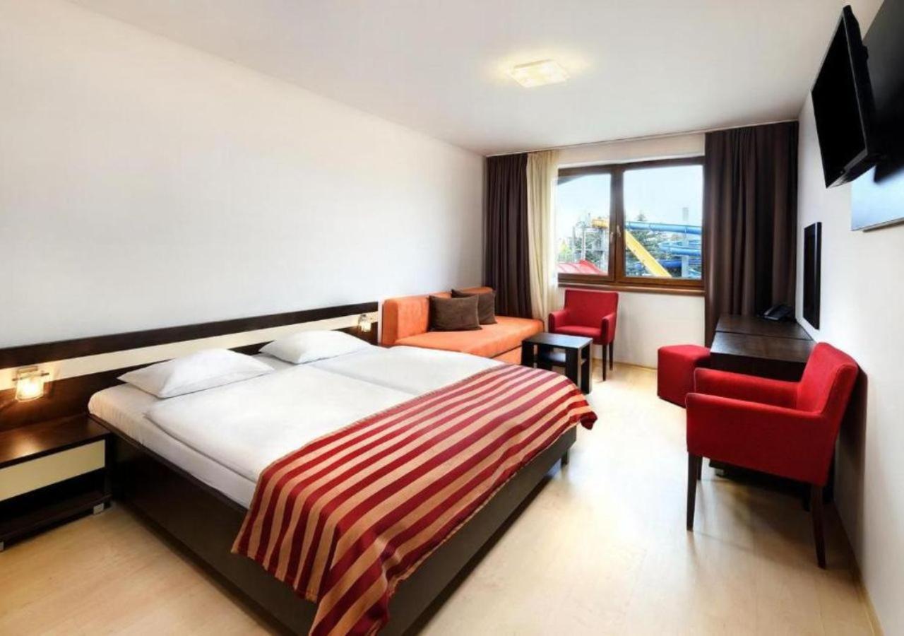 Deluxe Studio with Balcony or Terrace