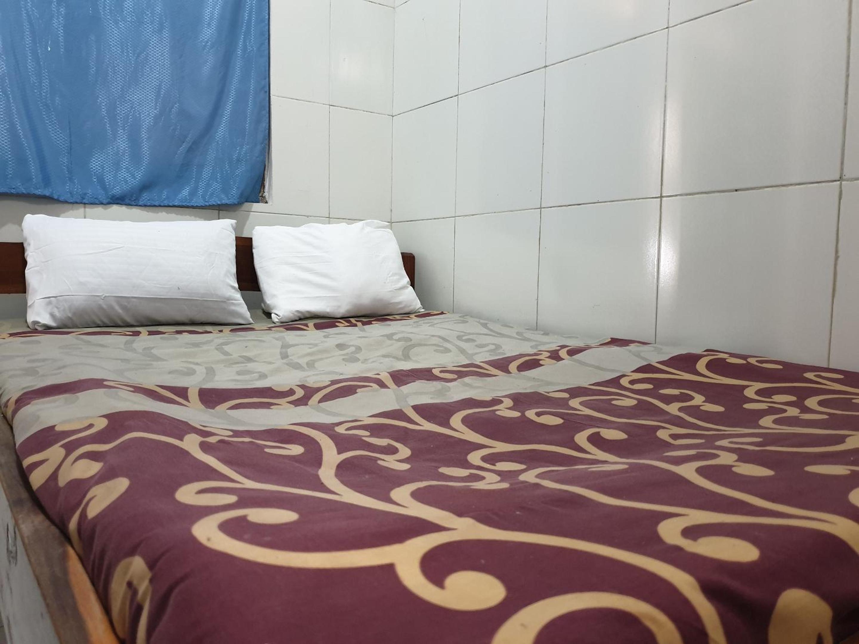Budget Double Room photo 3