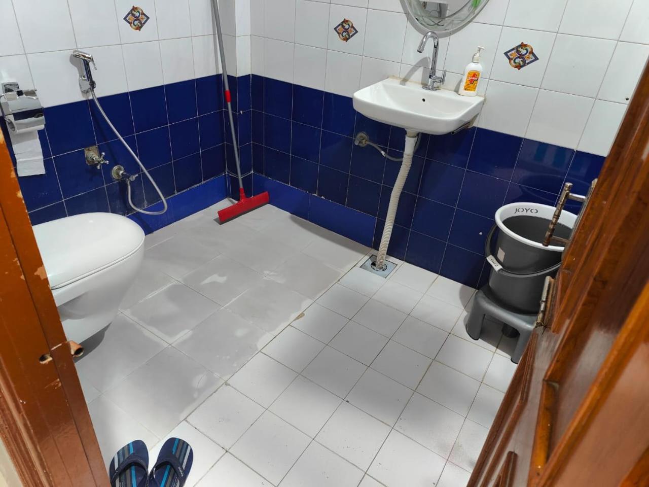 Family Room with Private Bathroom photo 2
