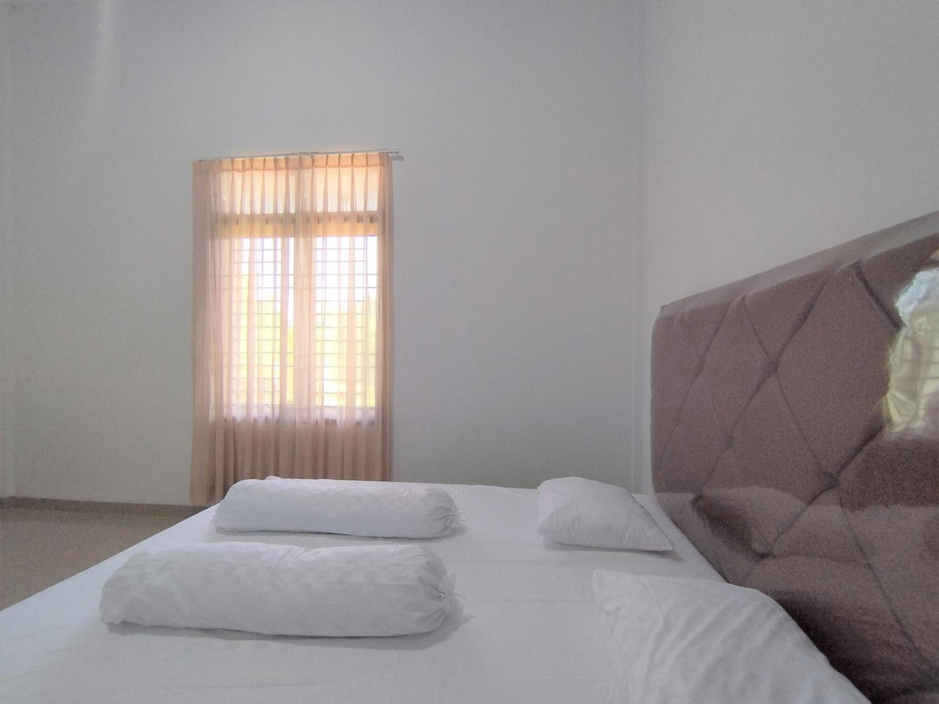Standard Queen Room photo 2