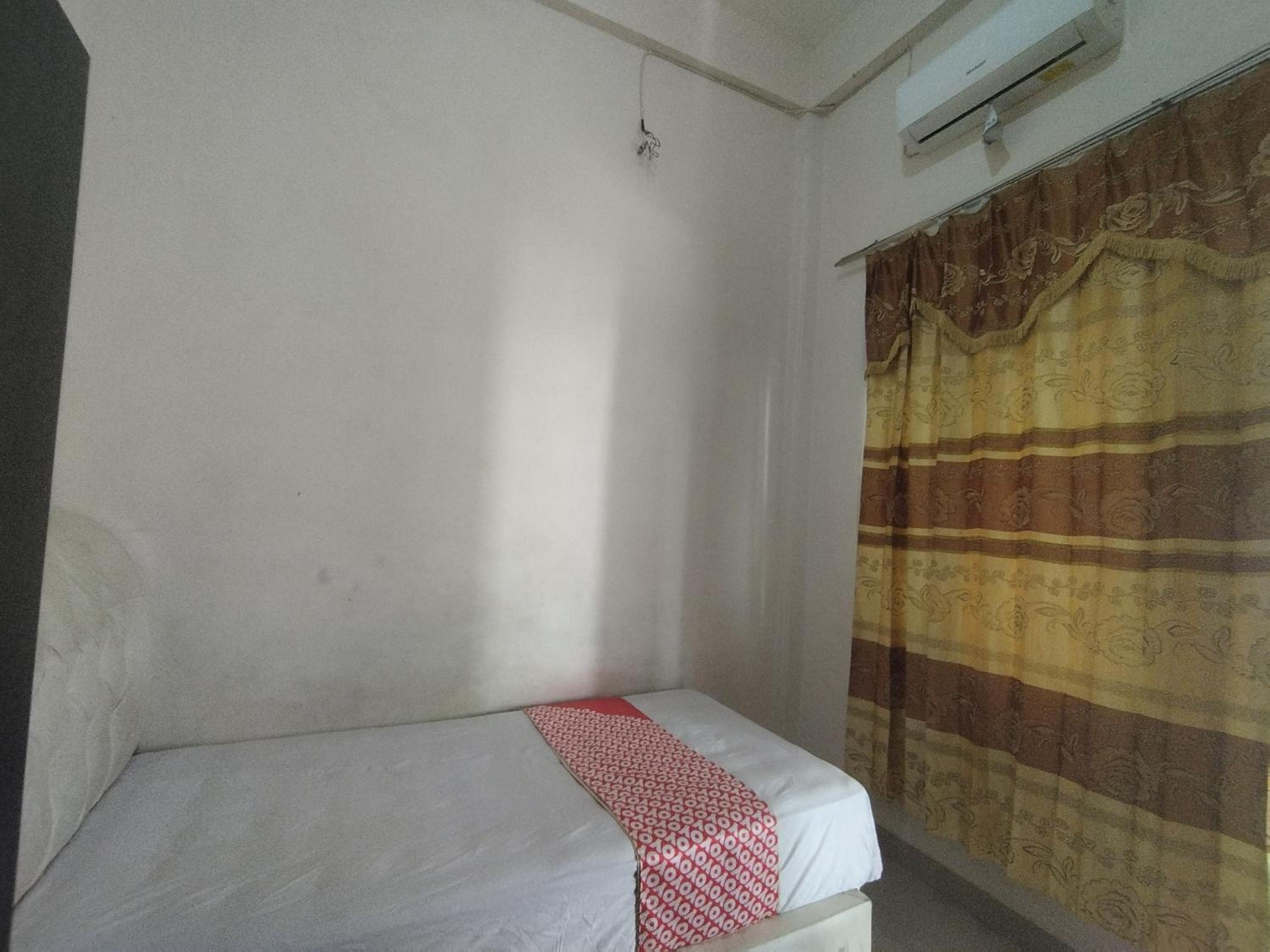Large Single Room photo 2