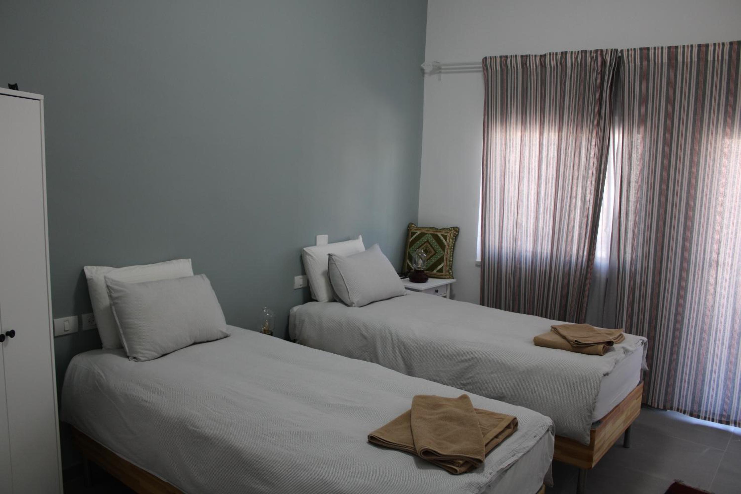 Standard Twin Room photo 2