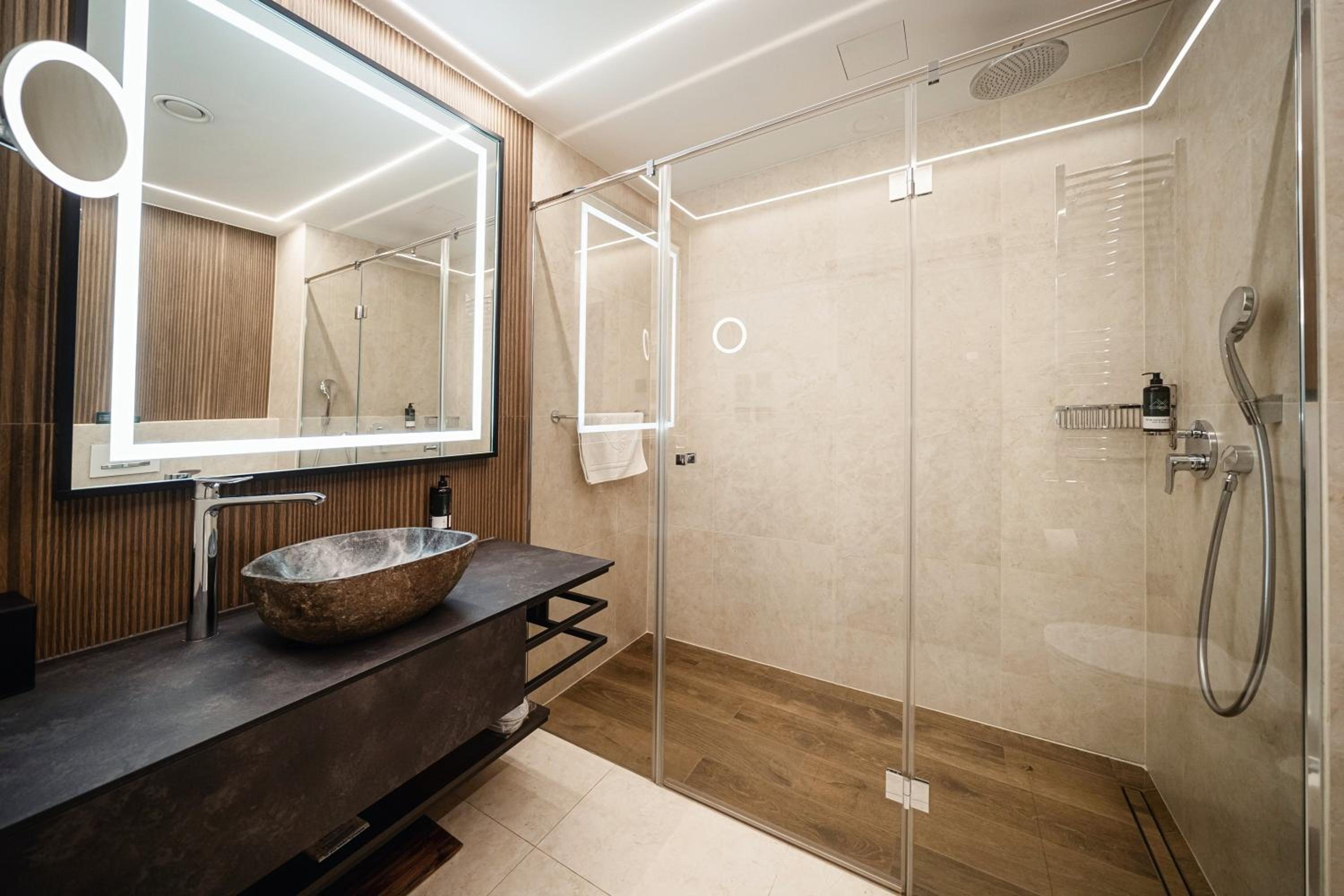Executive Apartment with jacuzzi and Mountain View - Photo 3