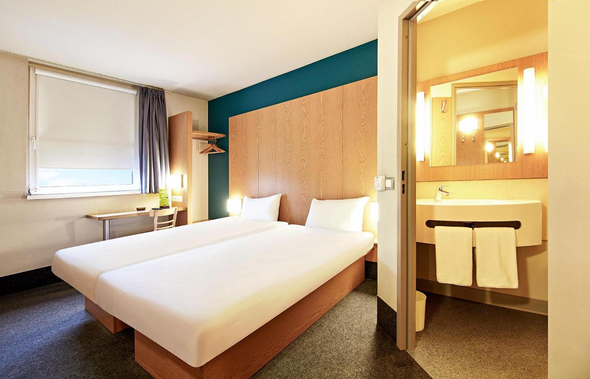 Twin Room - Photo 4