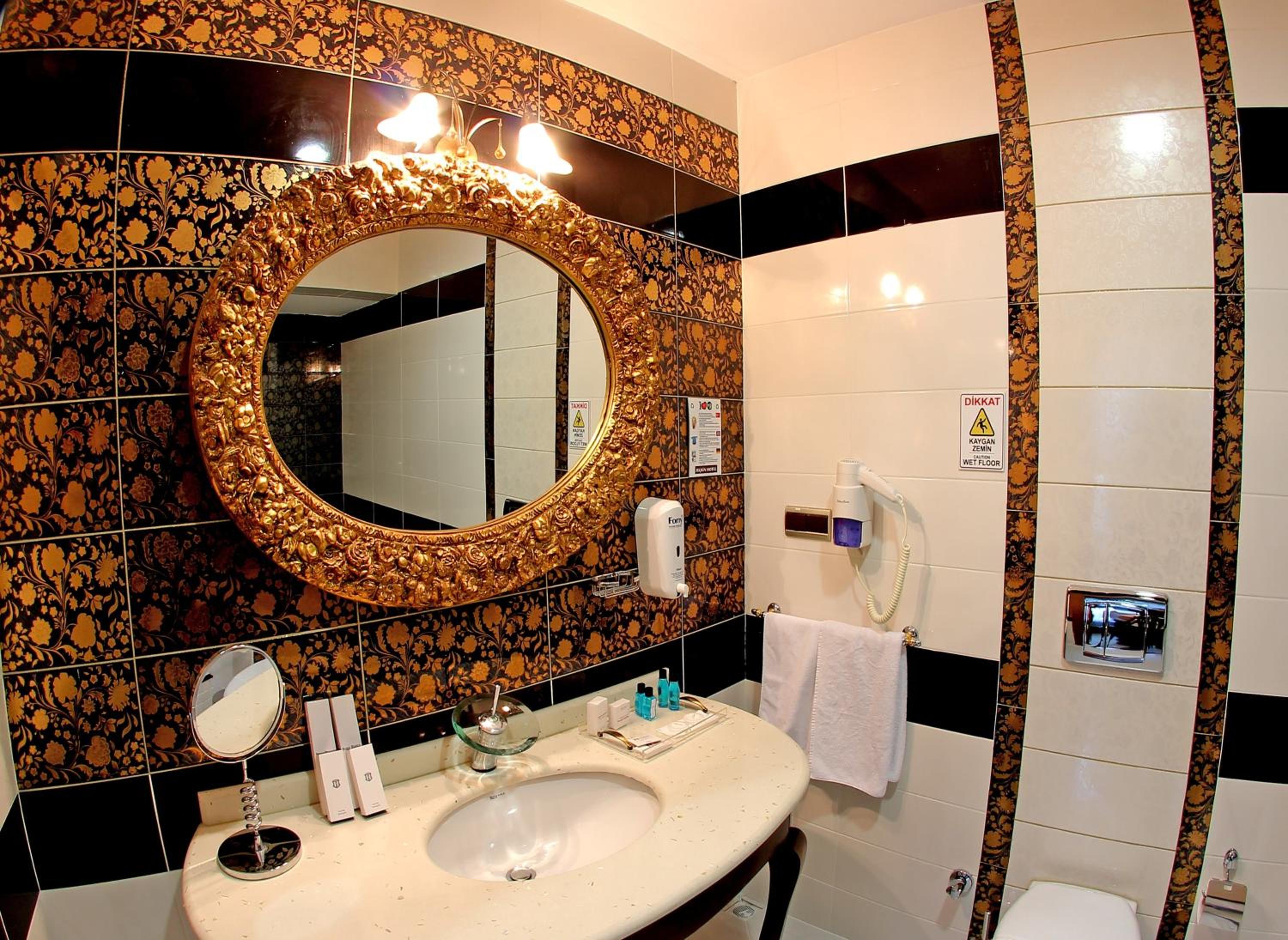 Suite - Photo 3