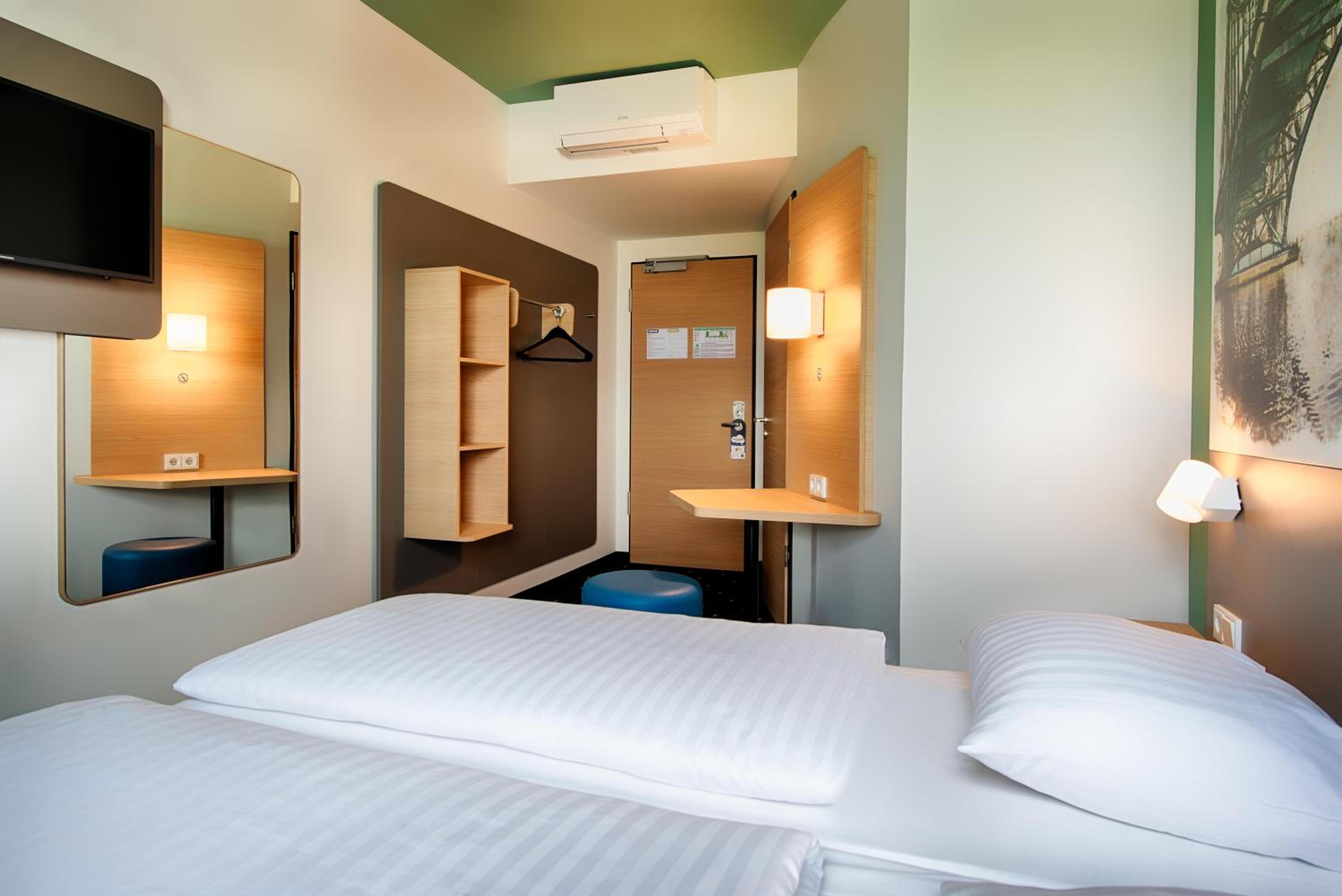 Twin Room - Photo 7