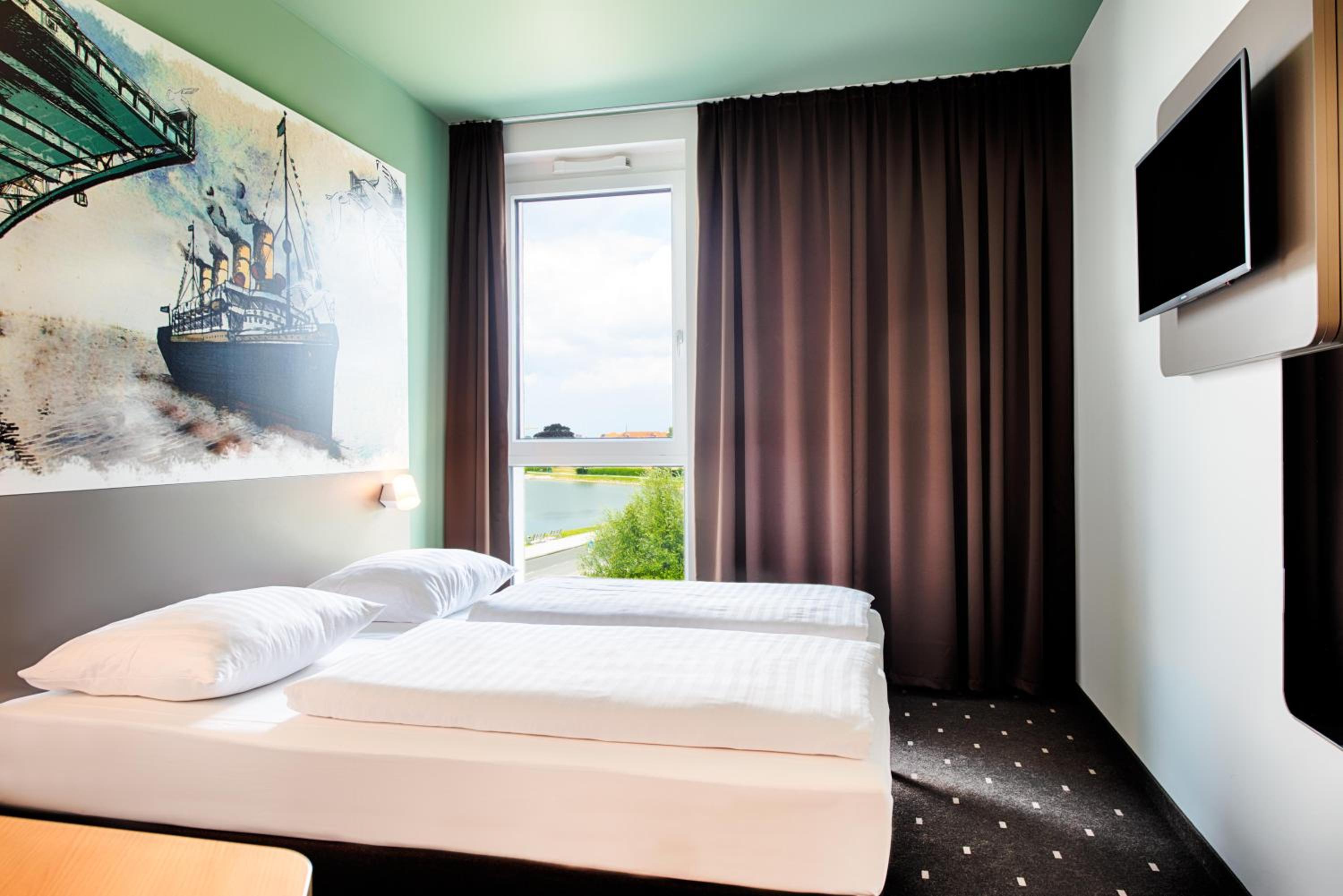 Twin Room - Photo 2