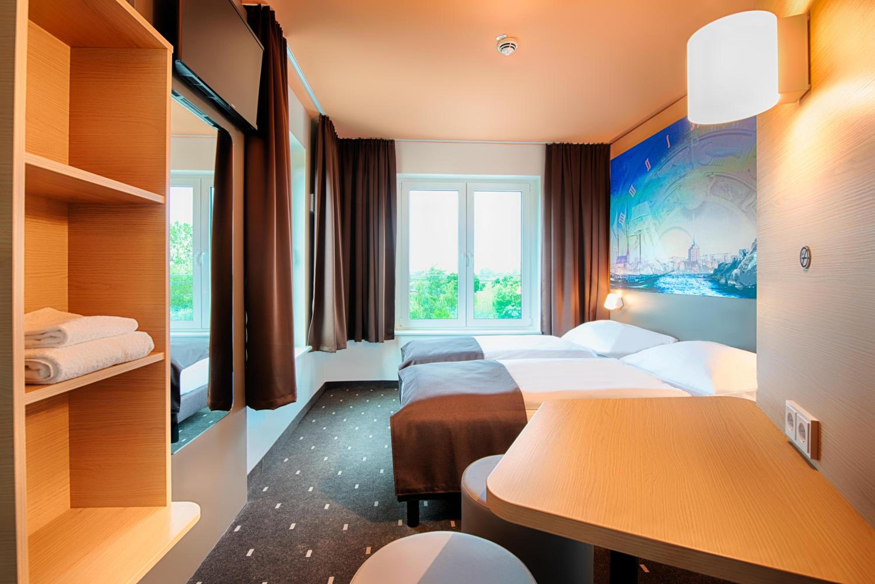 Twin Room - Photo 3