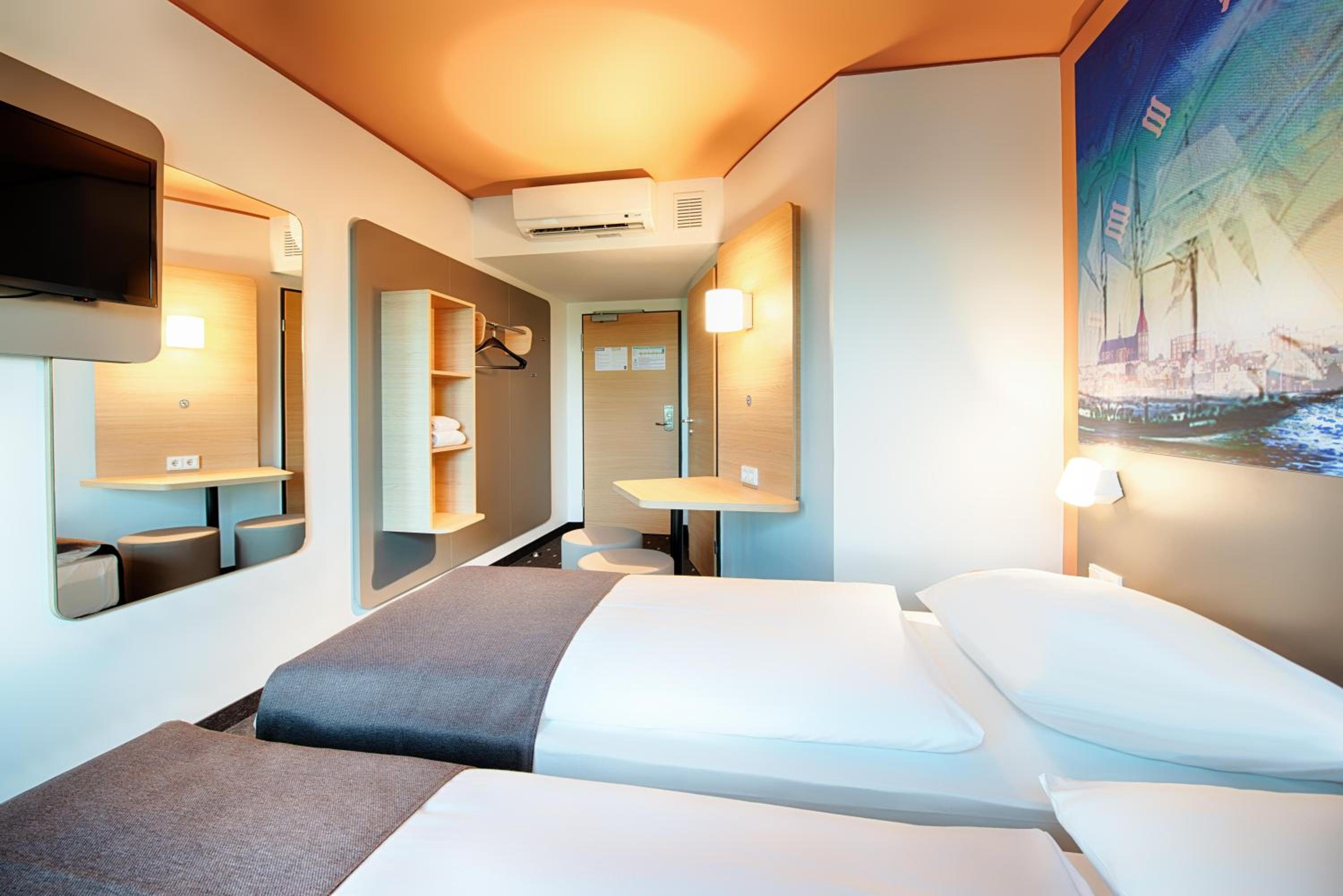 Twin Room - Photo 6