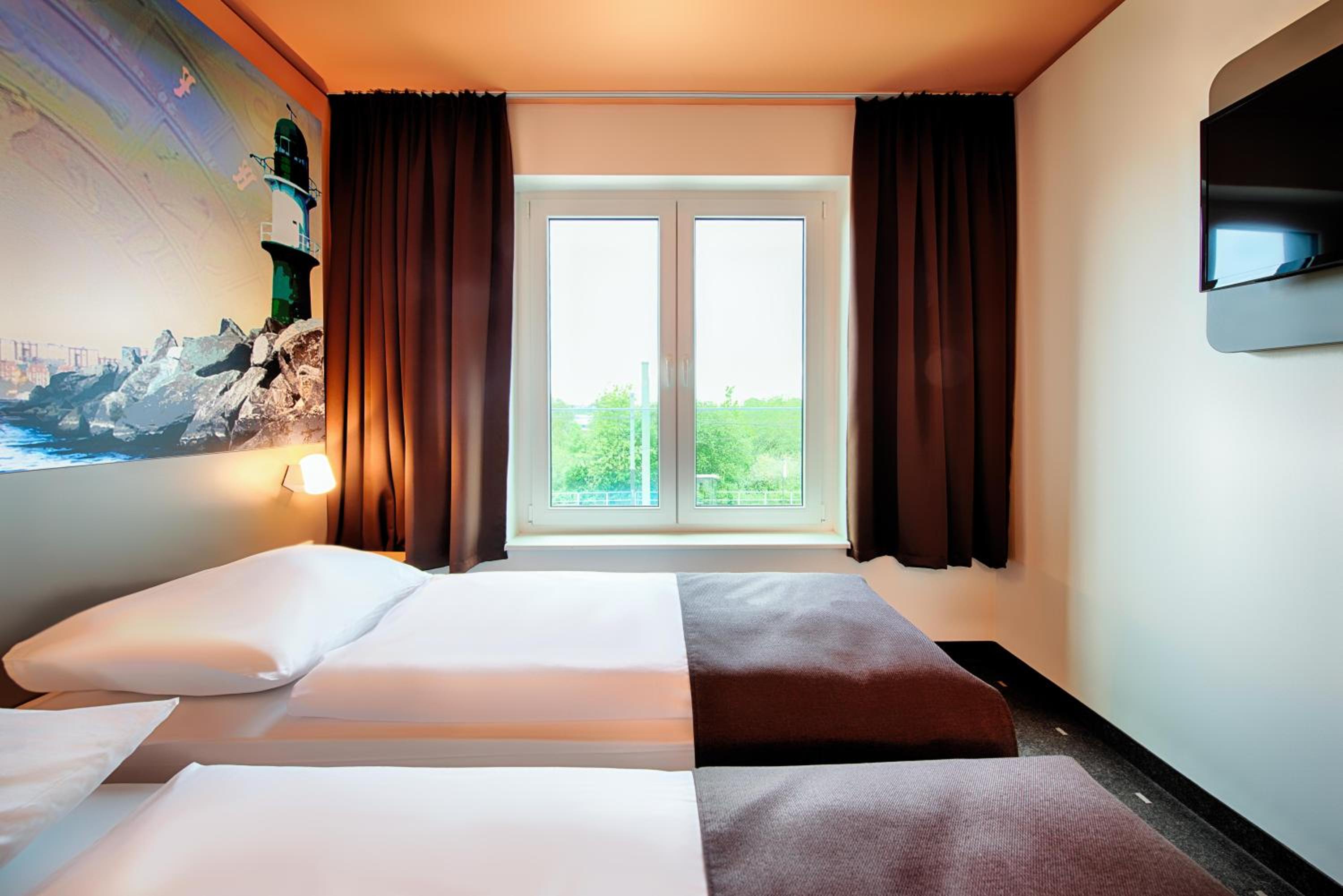 Twin Room - Photo 7