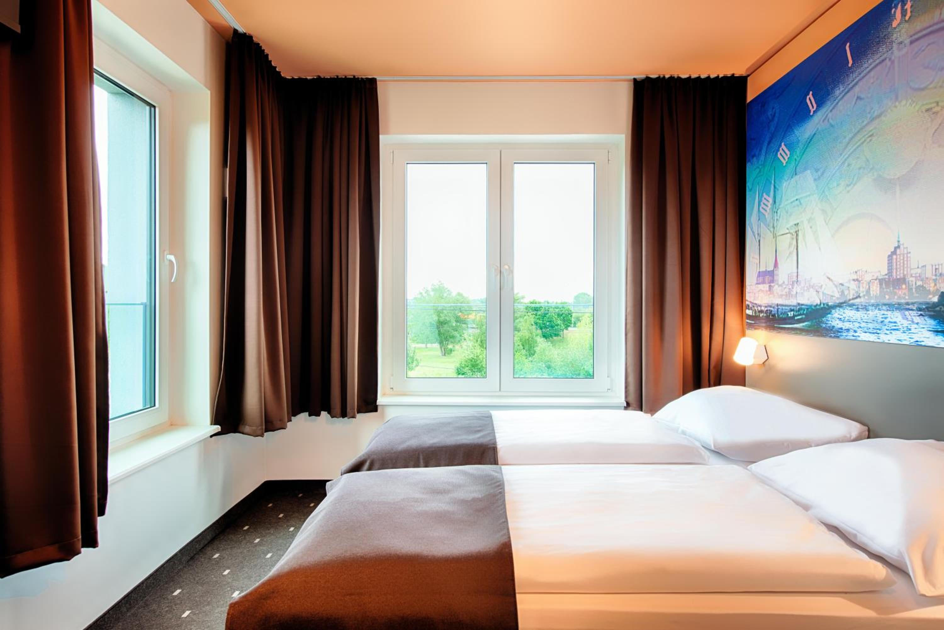 Twin Room - Photo 9