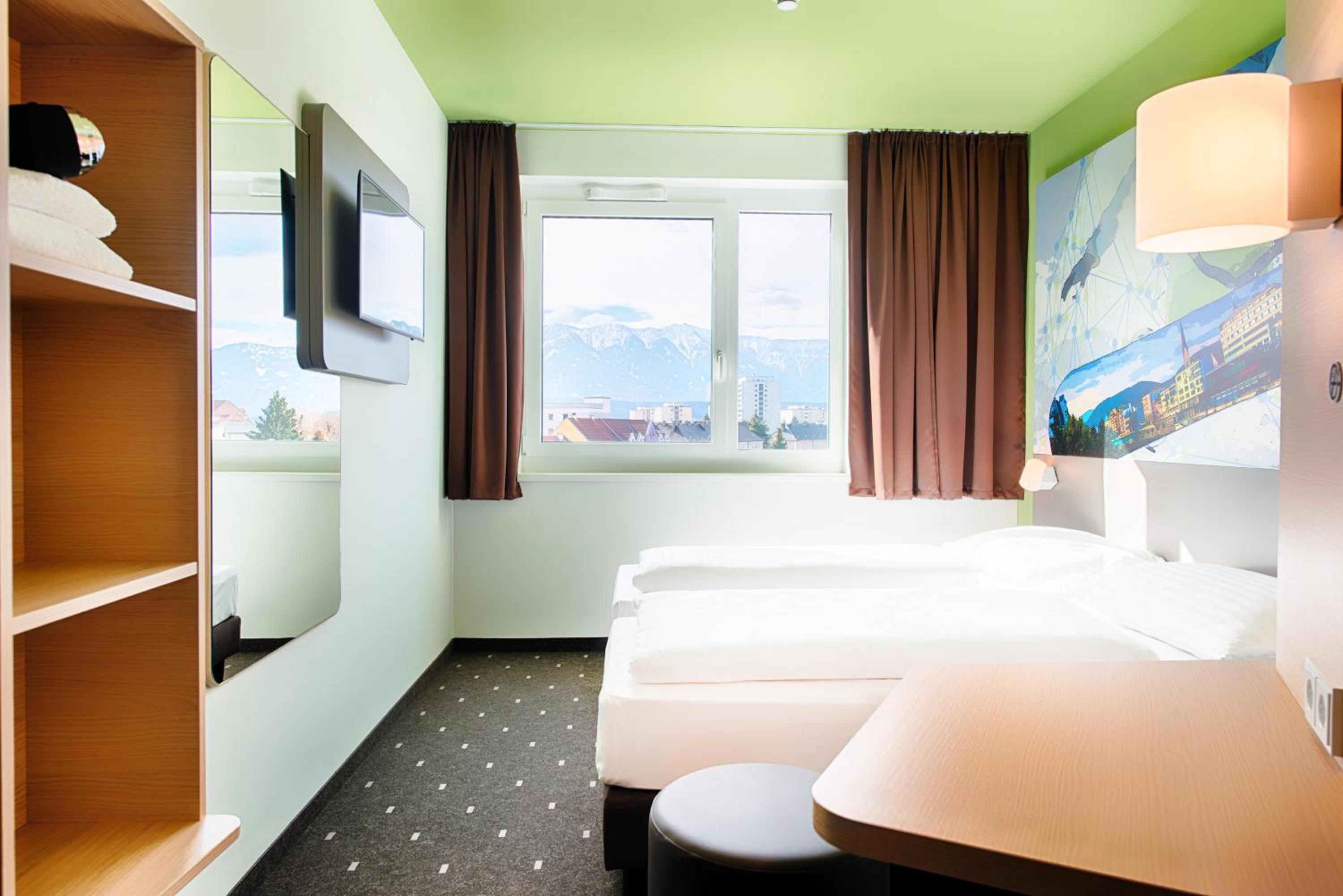 Twin Room - Photo 1