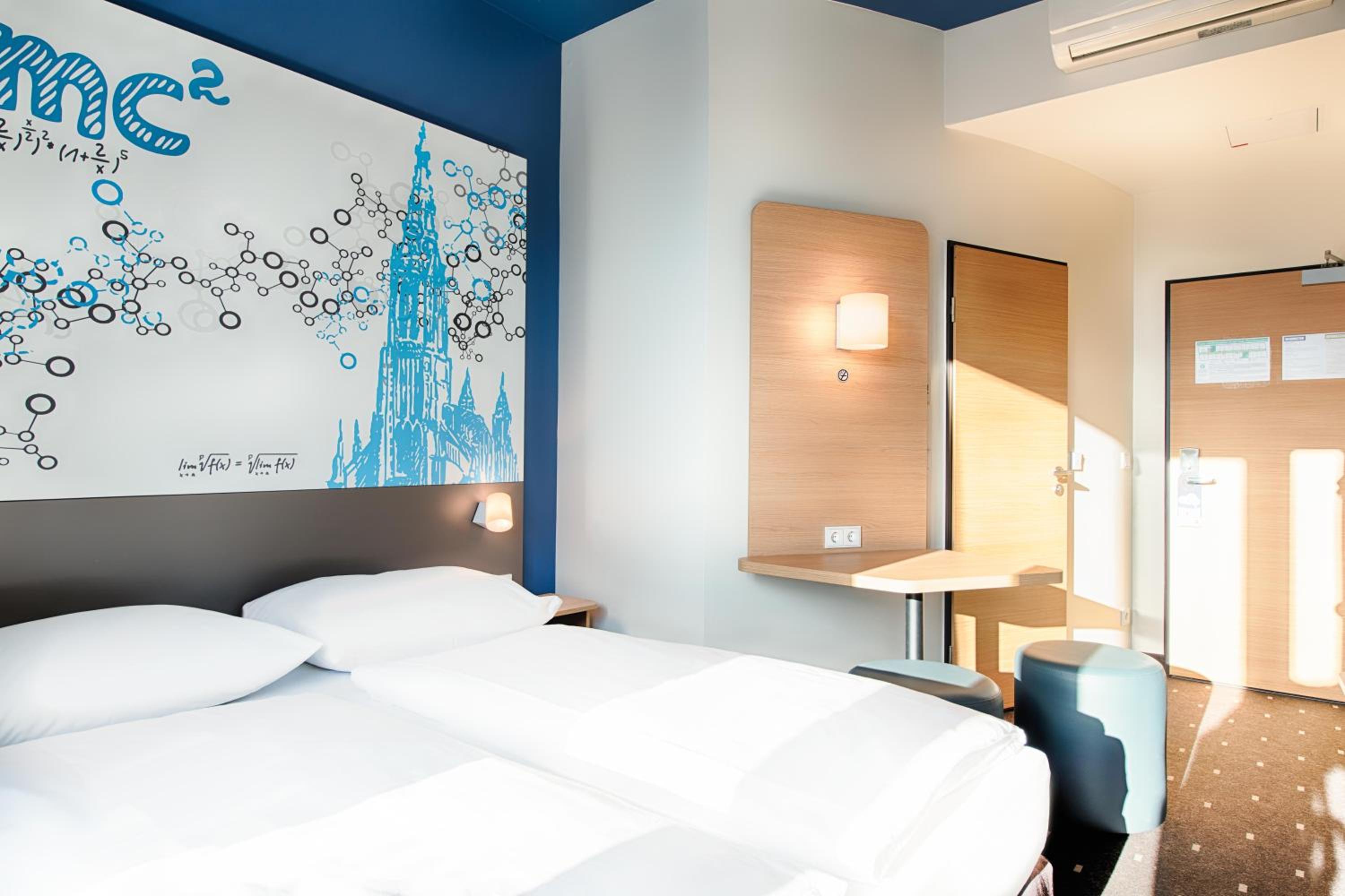 Double Room thumbnail 5