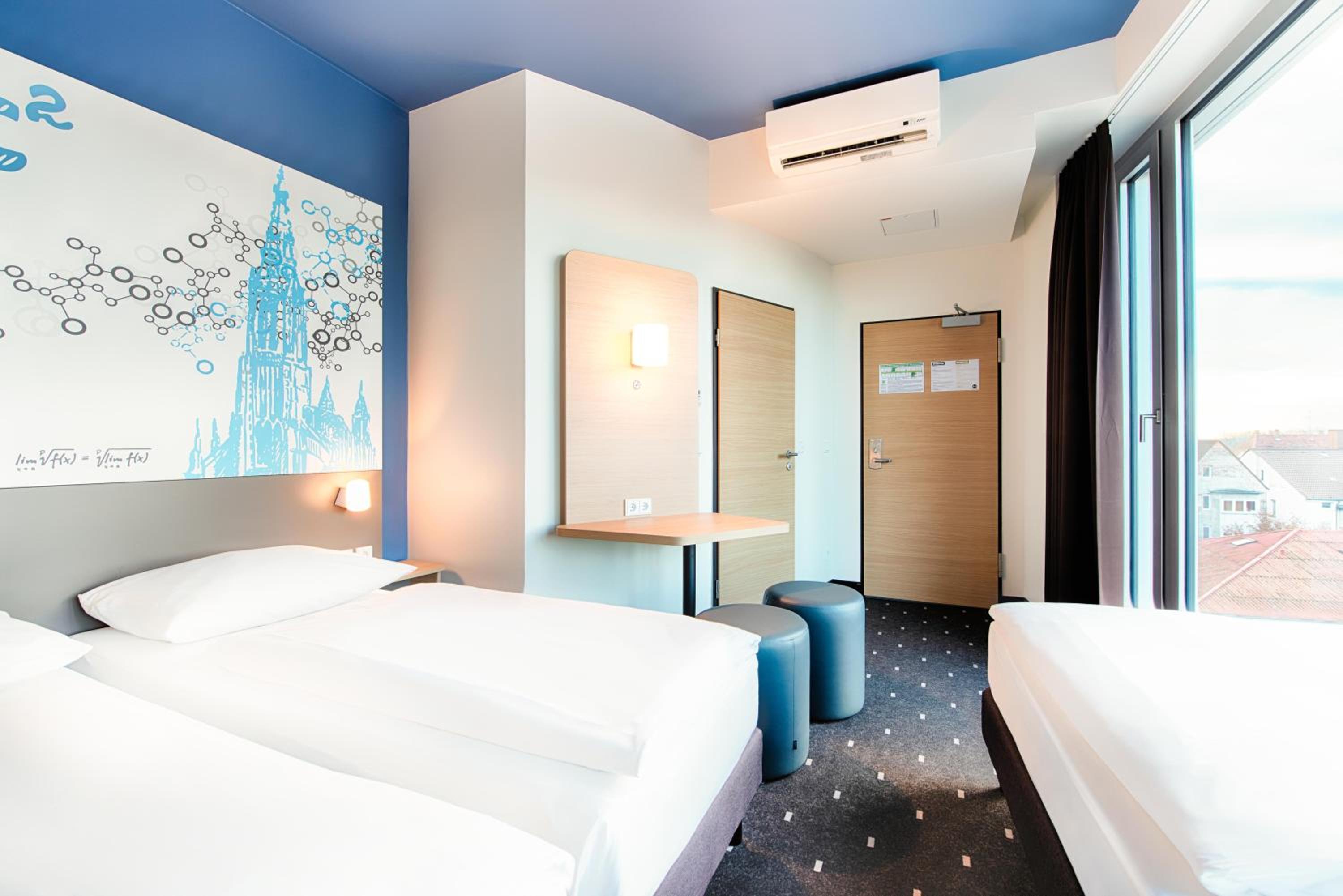 Triple Room thumbnail 5