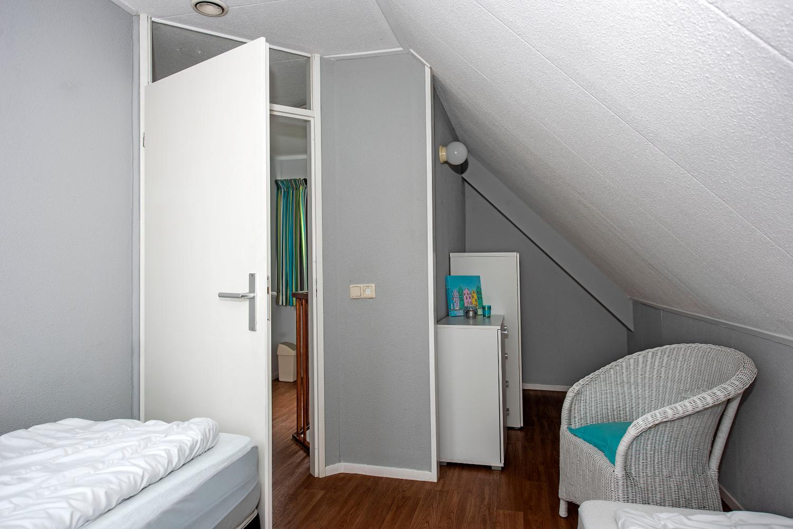Three-Bedroom House photo 3