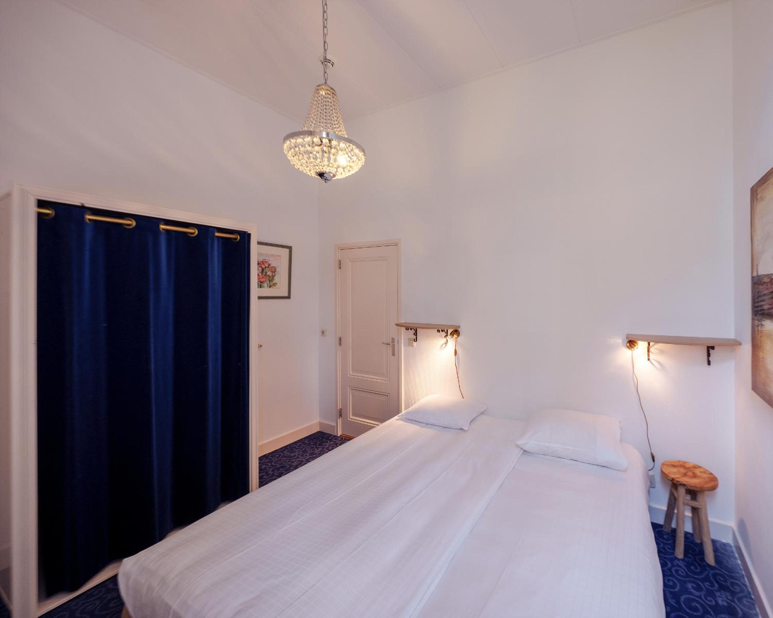 Two-Bedroom Apartment - Photo 9