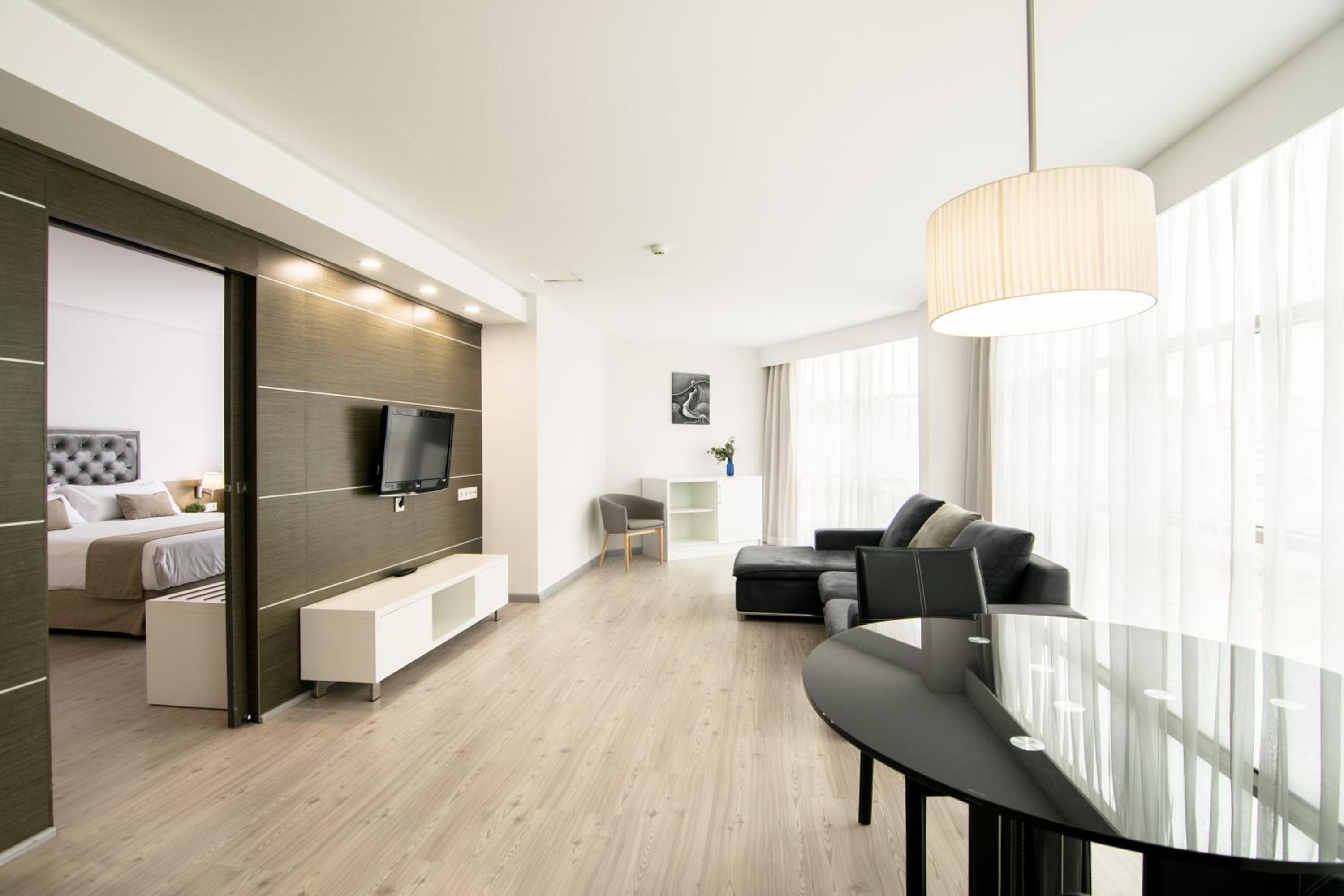 Junior Suite (2 Adults) - Photo 1