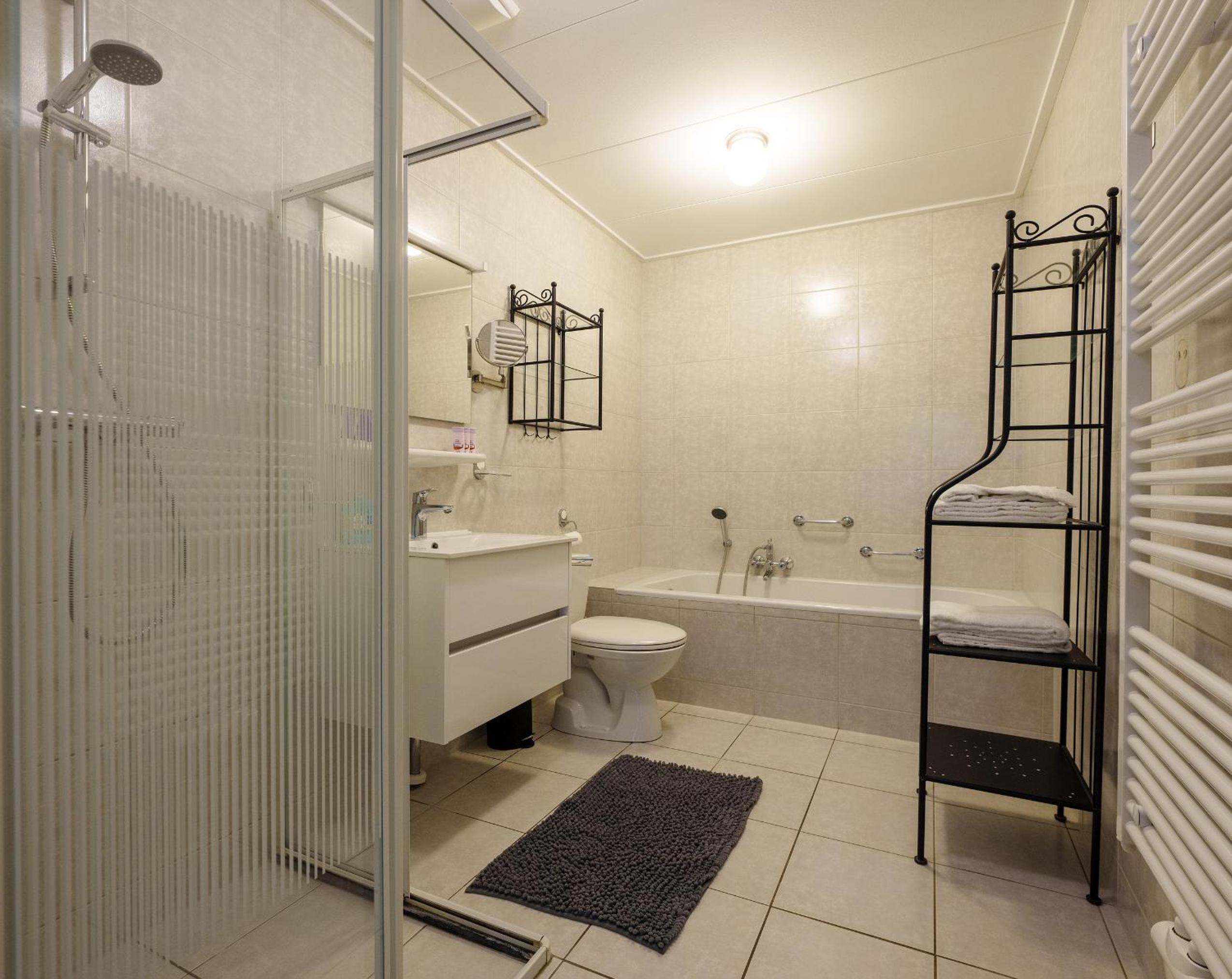 Two-Bedroom Apartment - Photo 2