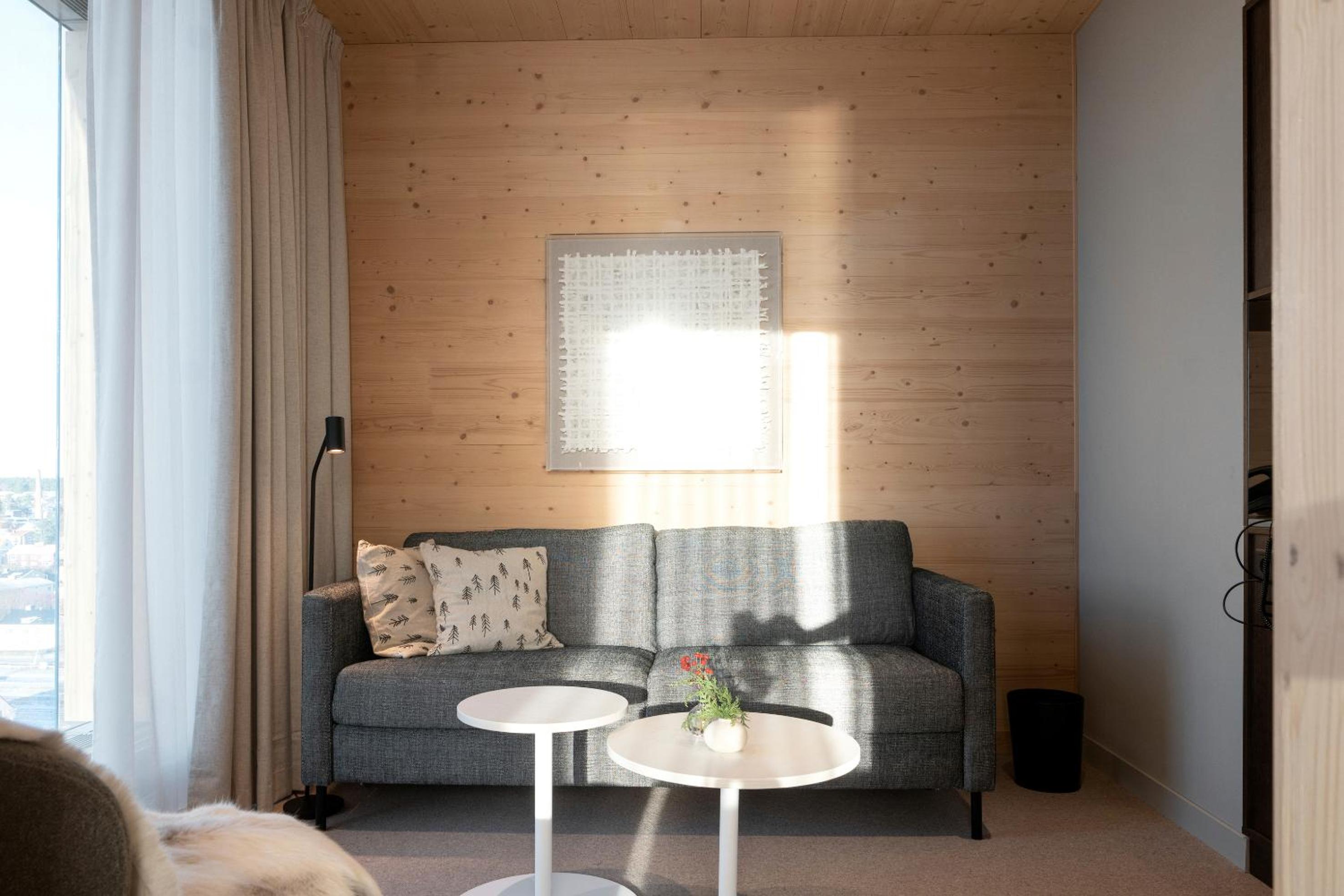 Family Room - Photo 3