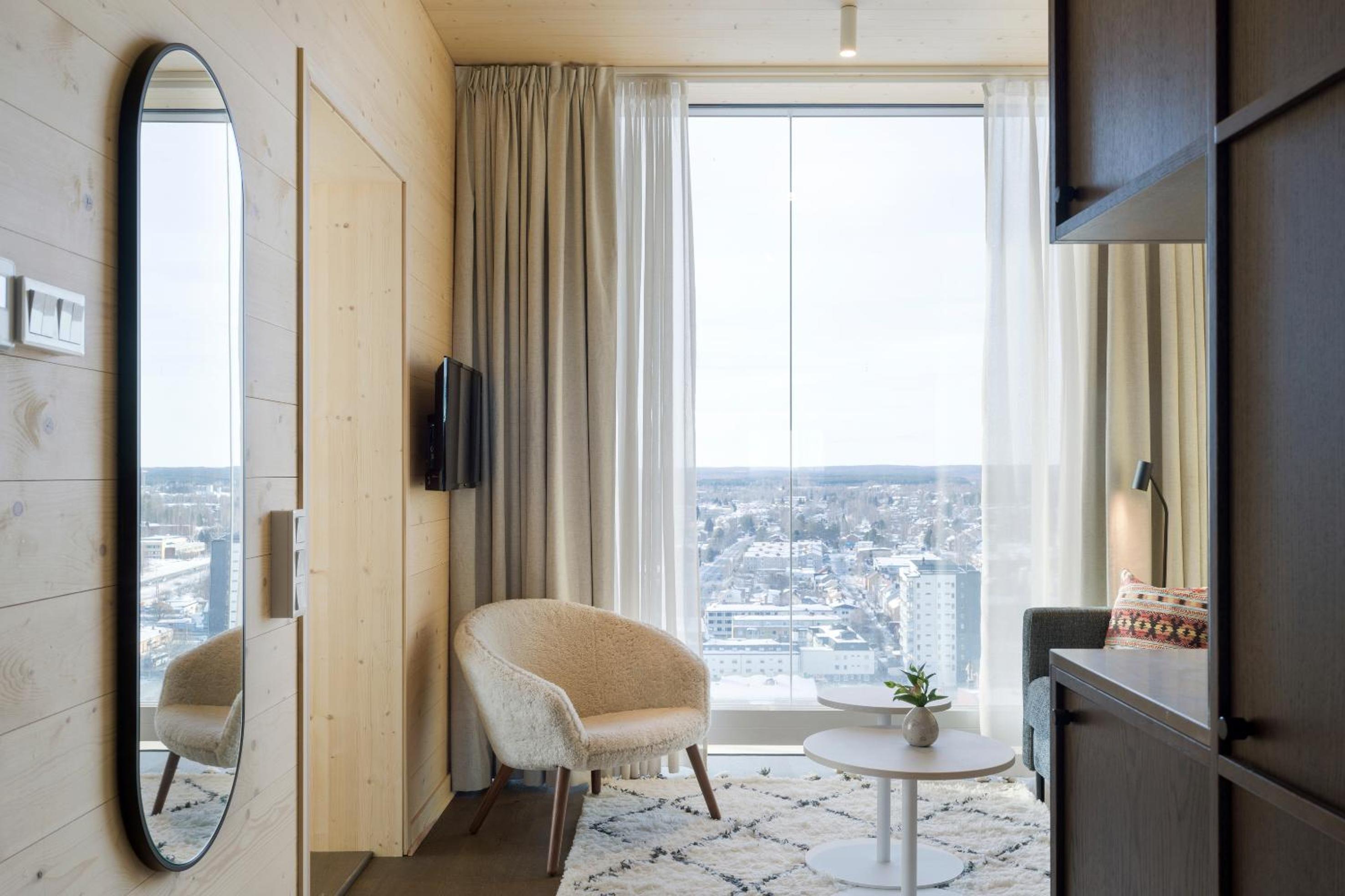 Suite - Photo 6