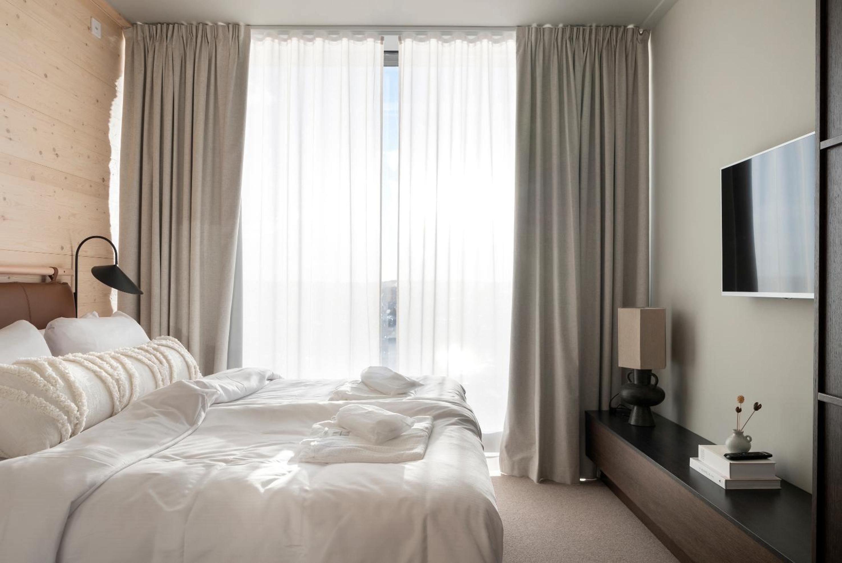 Suite - Photo 7