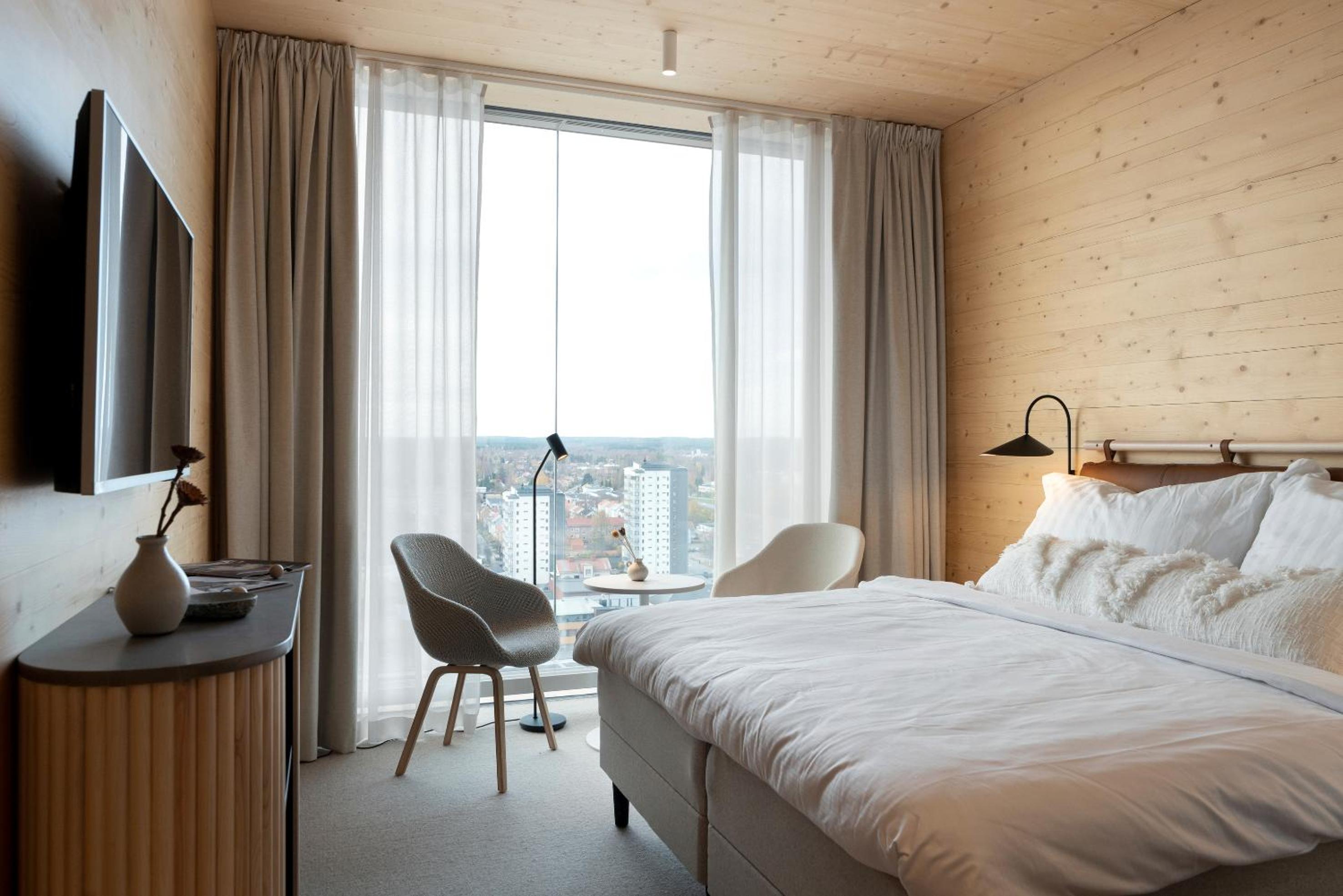 Deluxe Double Room - Photo 8