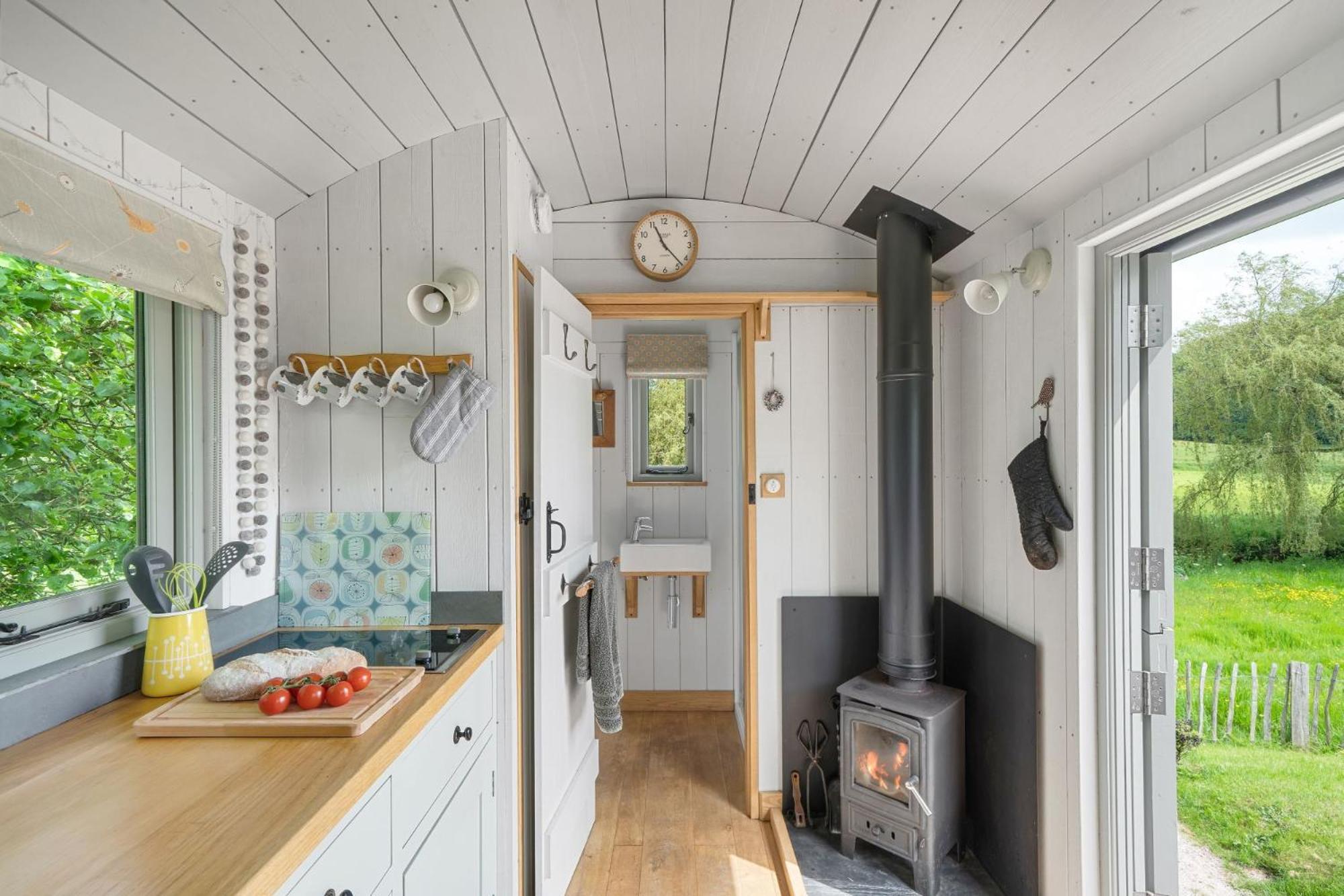 One-Bedroom House photo 2