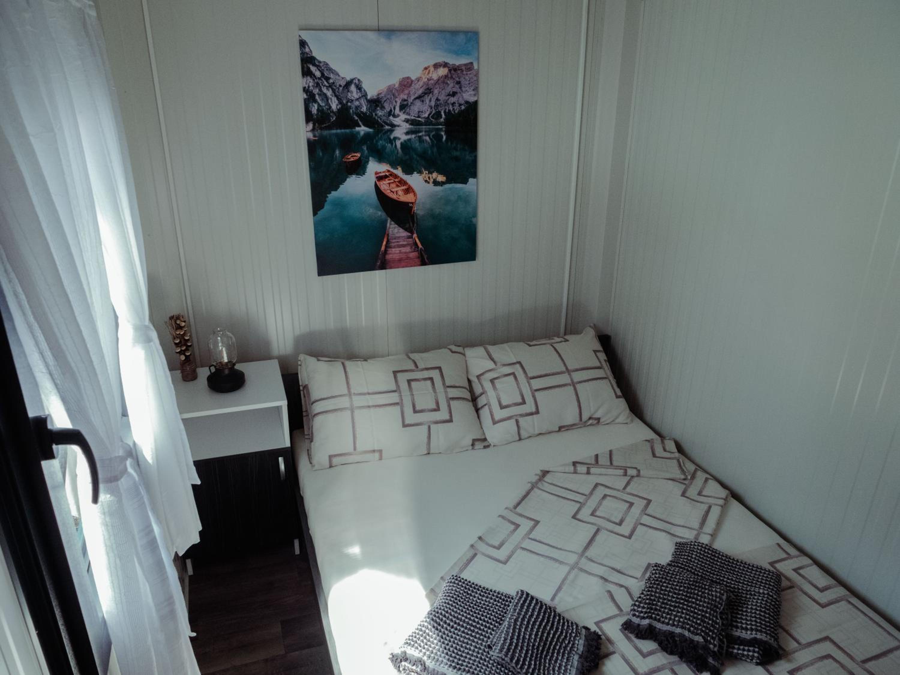 Mobile Home photo 2