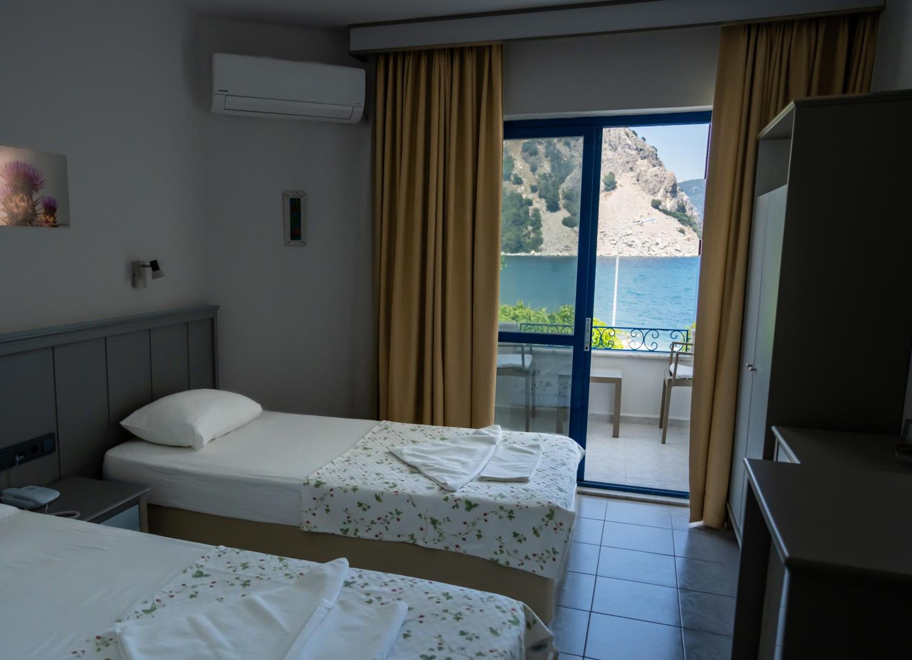 Double Room with Balcony and Sea View