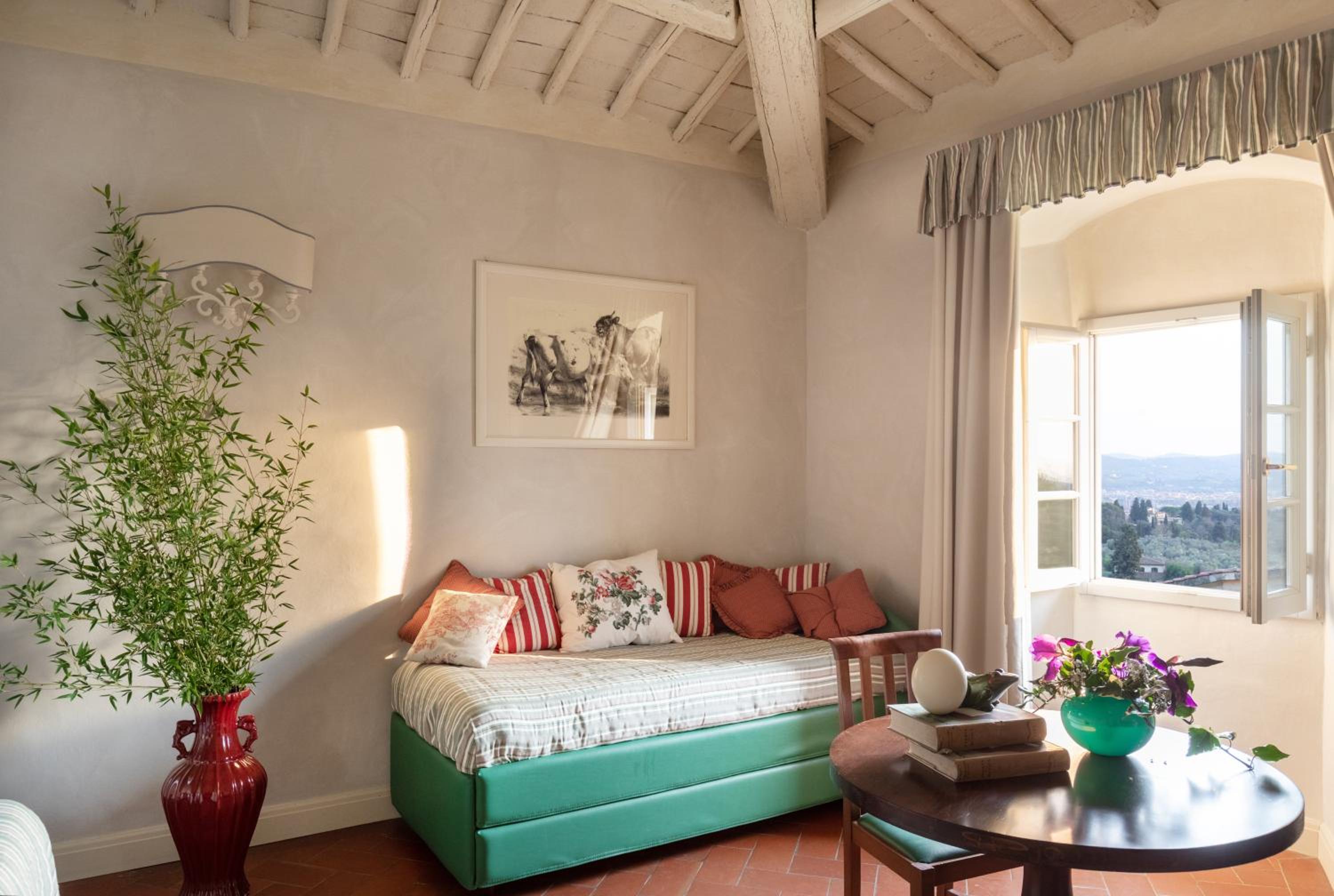 Deluxe Double Room - Photo 14