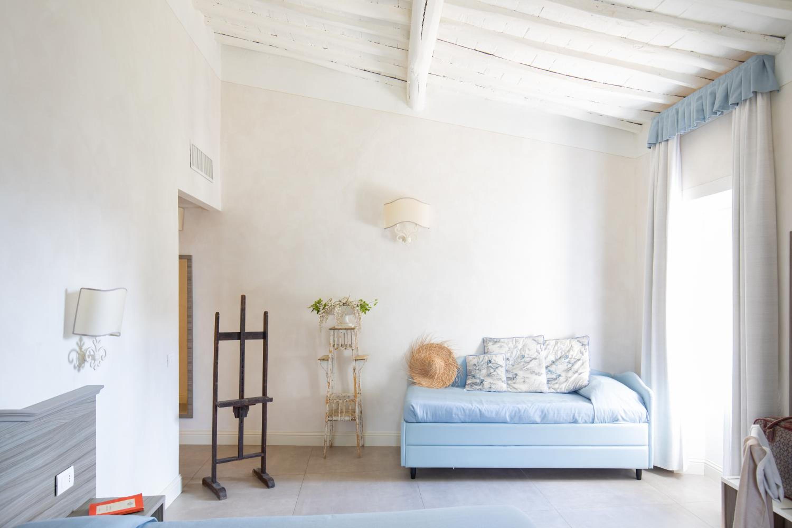 Large Double Room - Photo 1