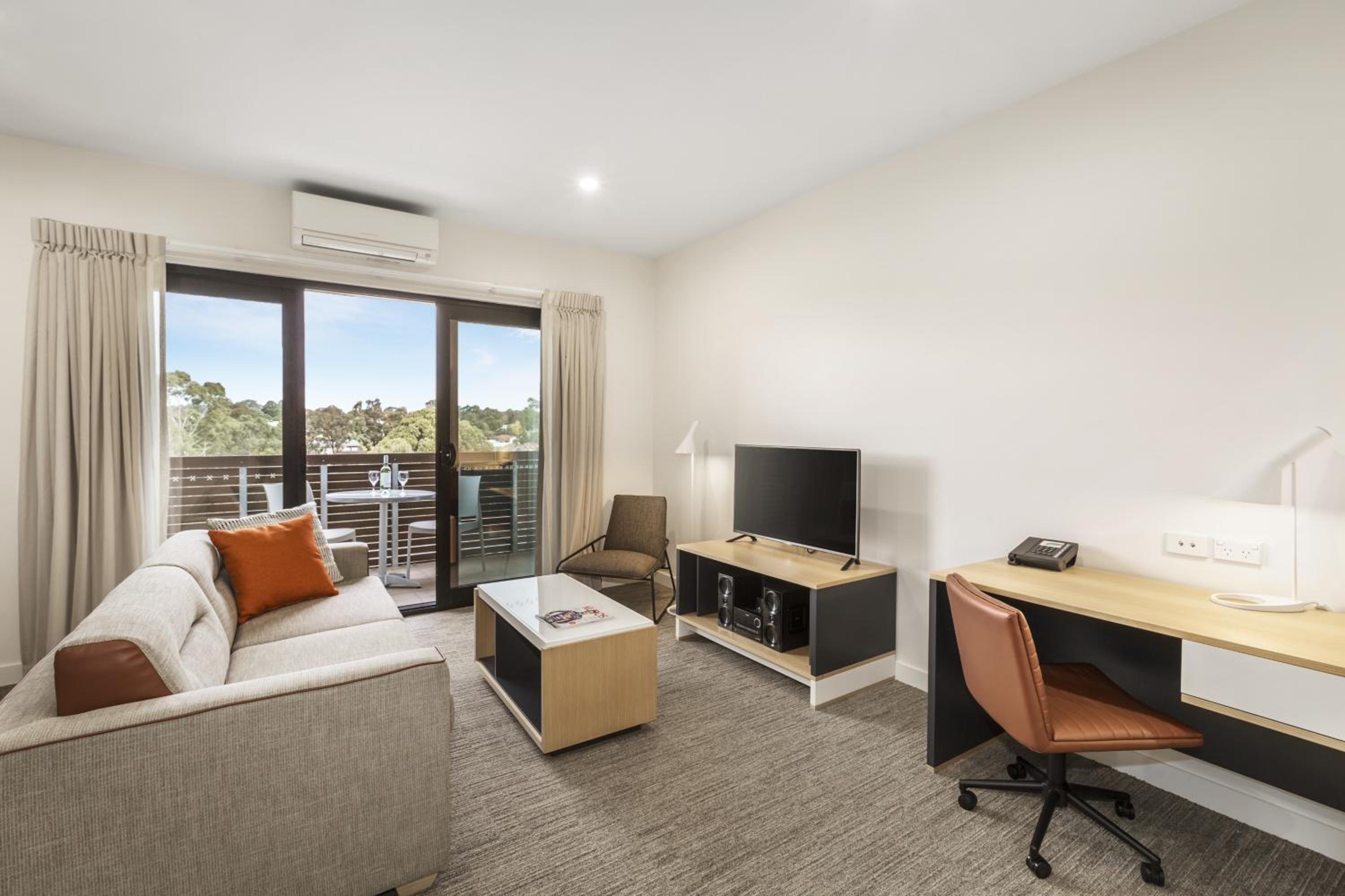 One-Bedroom Apartment photo 2